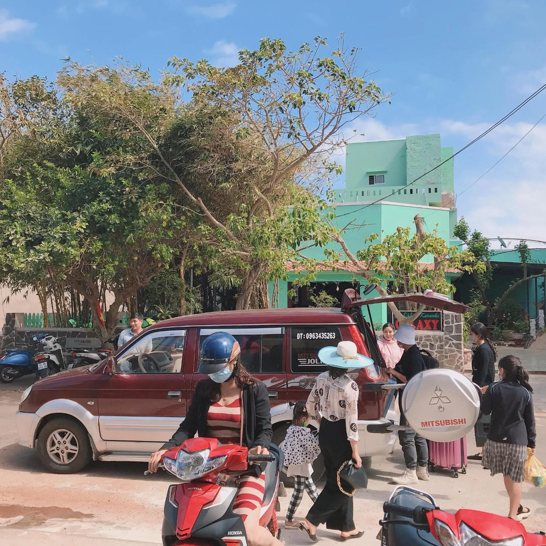 Day in Thành Trinh hotel đảo Phú Quý