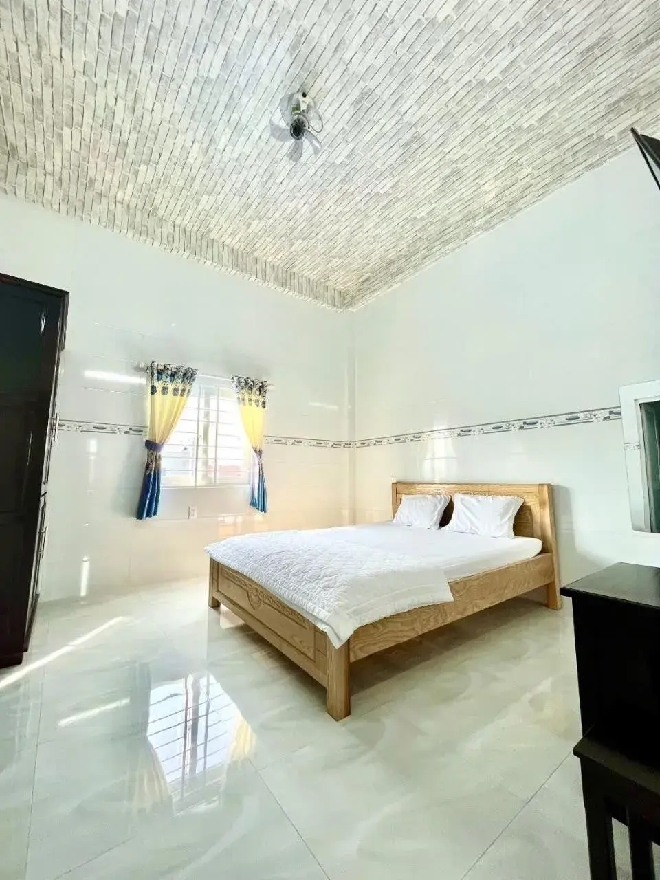 Large Double Room in Thành Trinh hotel đảo Phú Quý Large Double Room in Thành Trinh hotel đảo Phú Quý
