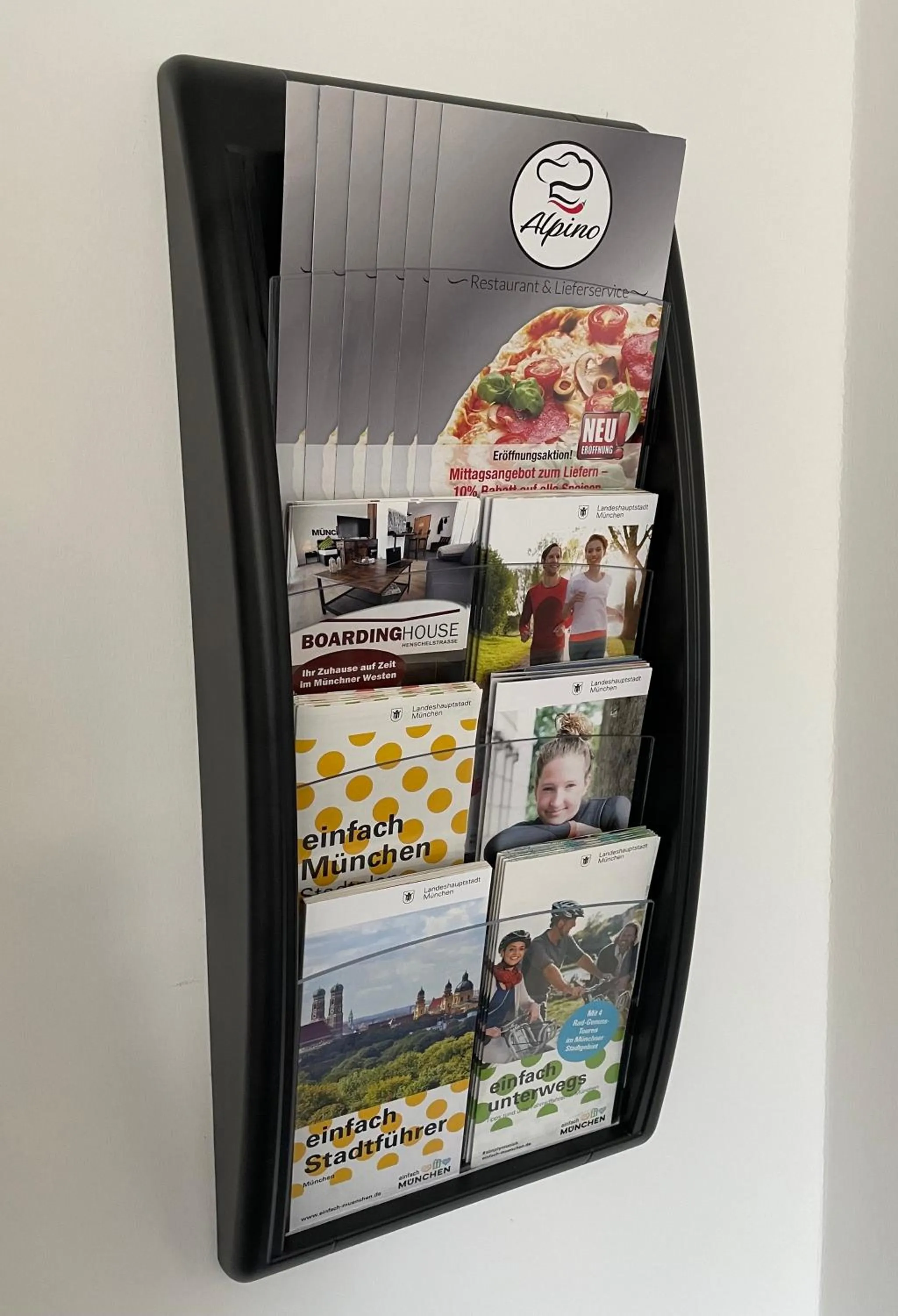 Staff in Boardinghouse Henschelstraße