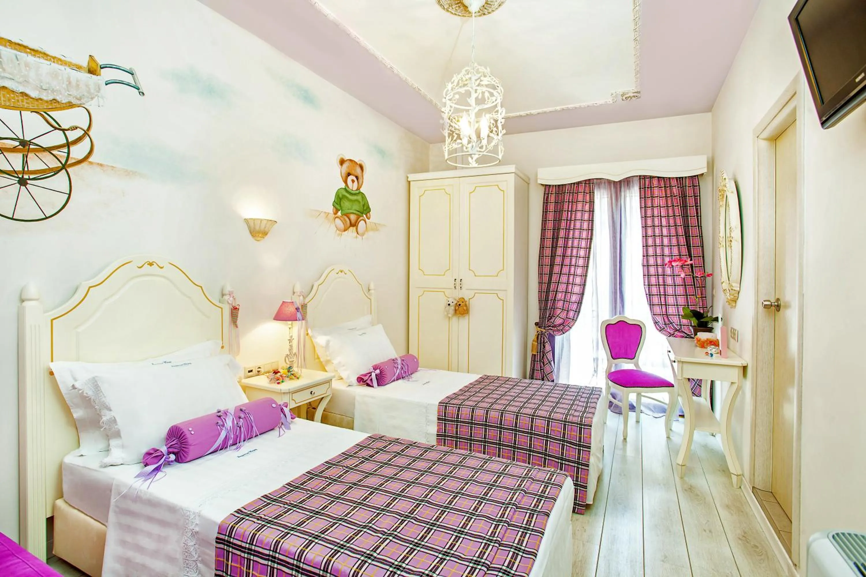 Photo of the whole room, Bed in Archontiko Kymis Boutique Hotel