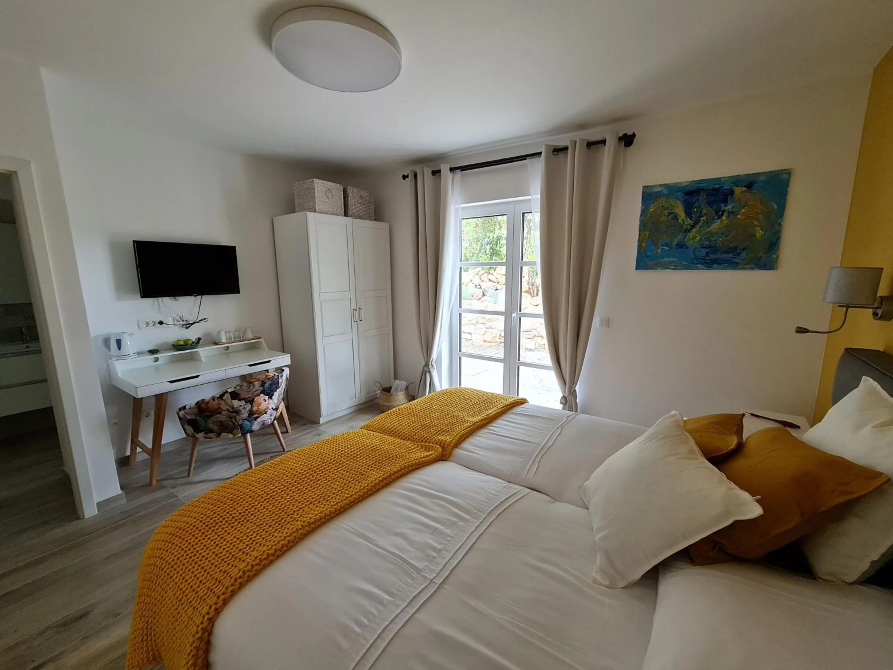 TV and multimedia, Bed in Boutique Resort OSMA - Adults Only