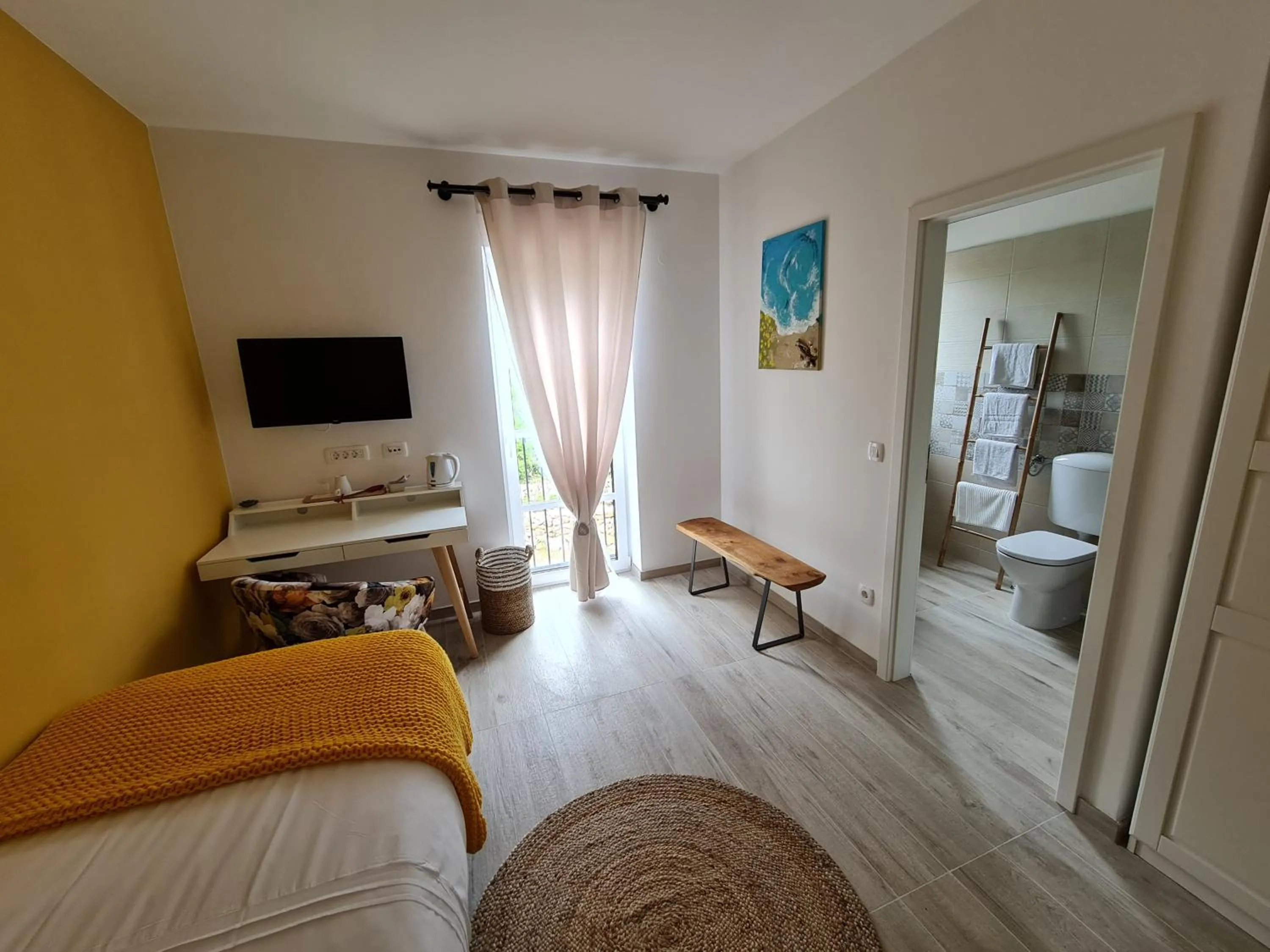 Photo of the whole room, Bed in Boutique Resort OSMA - Adults Only