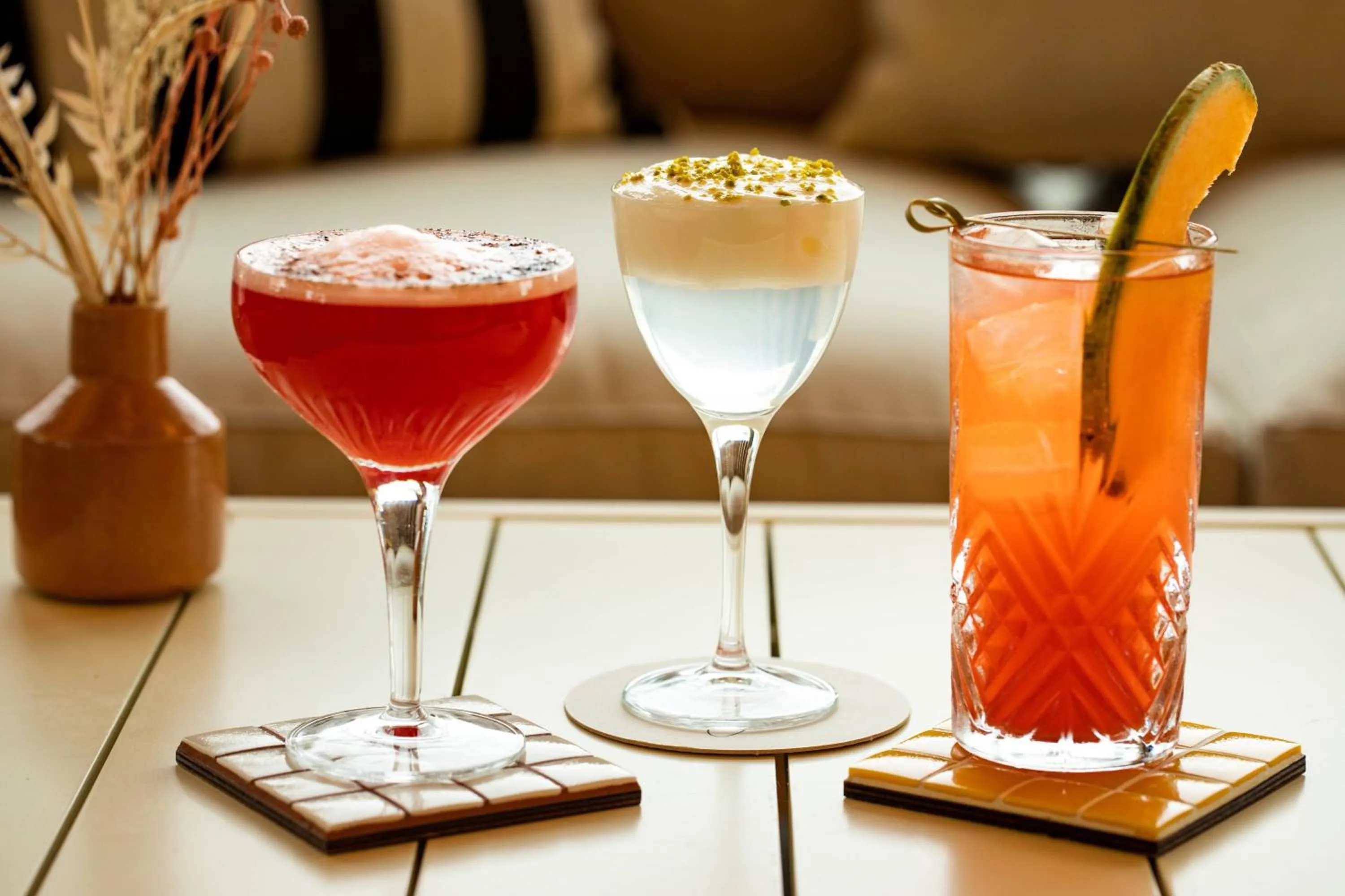 Lounge or bar in Renaissance Bordeaux Hotel