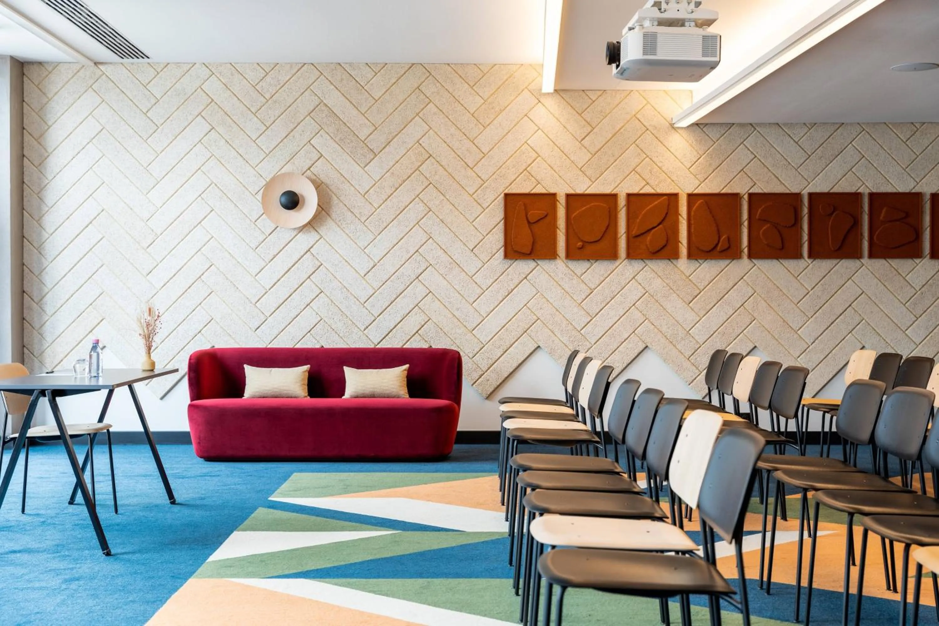 Meeting/conference room in Renaissance Bordeaux Hotel