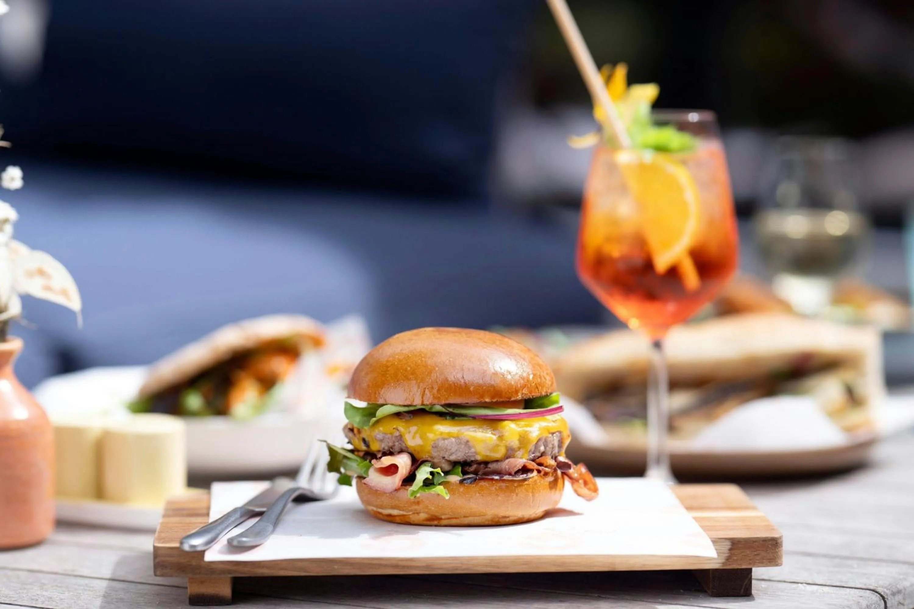 Restaurant/places to eat in Renaissance Bordeaux Hotel