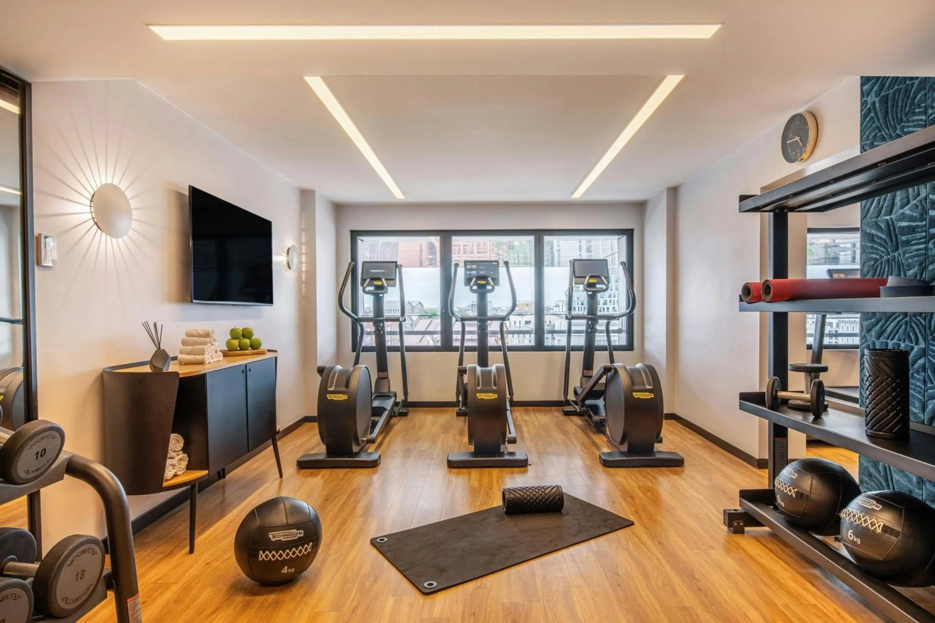 Fitness centre/facilities in Renaissance Bordeaux Hotel