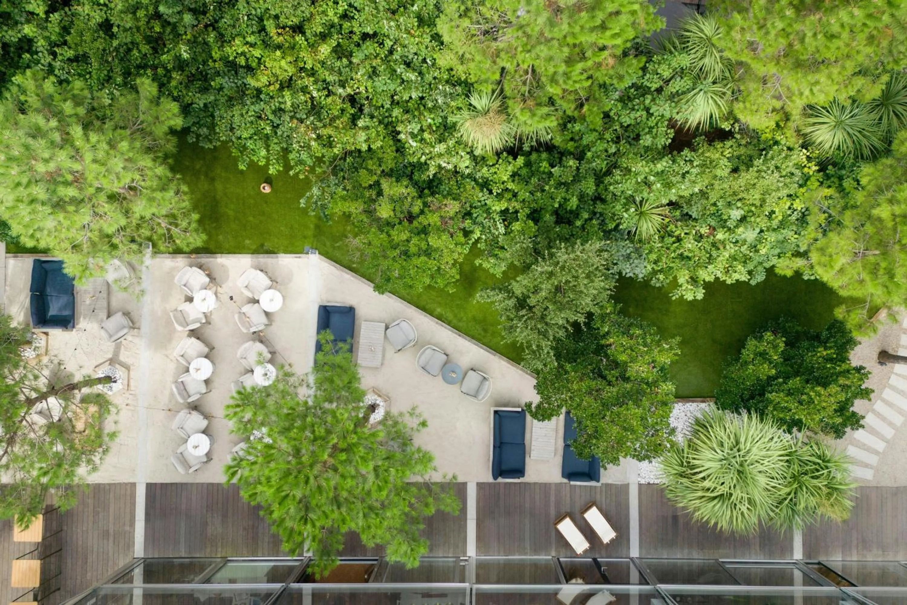 Restaurant/places to eat in Renaissance Bordeaux Hotel