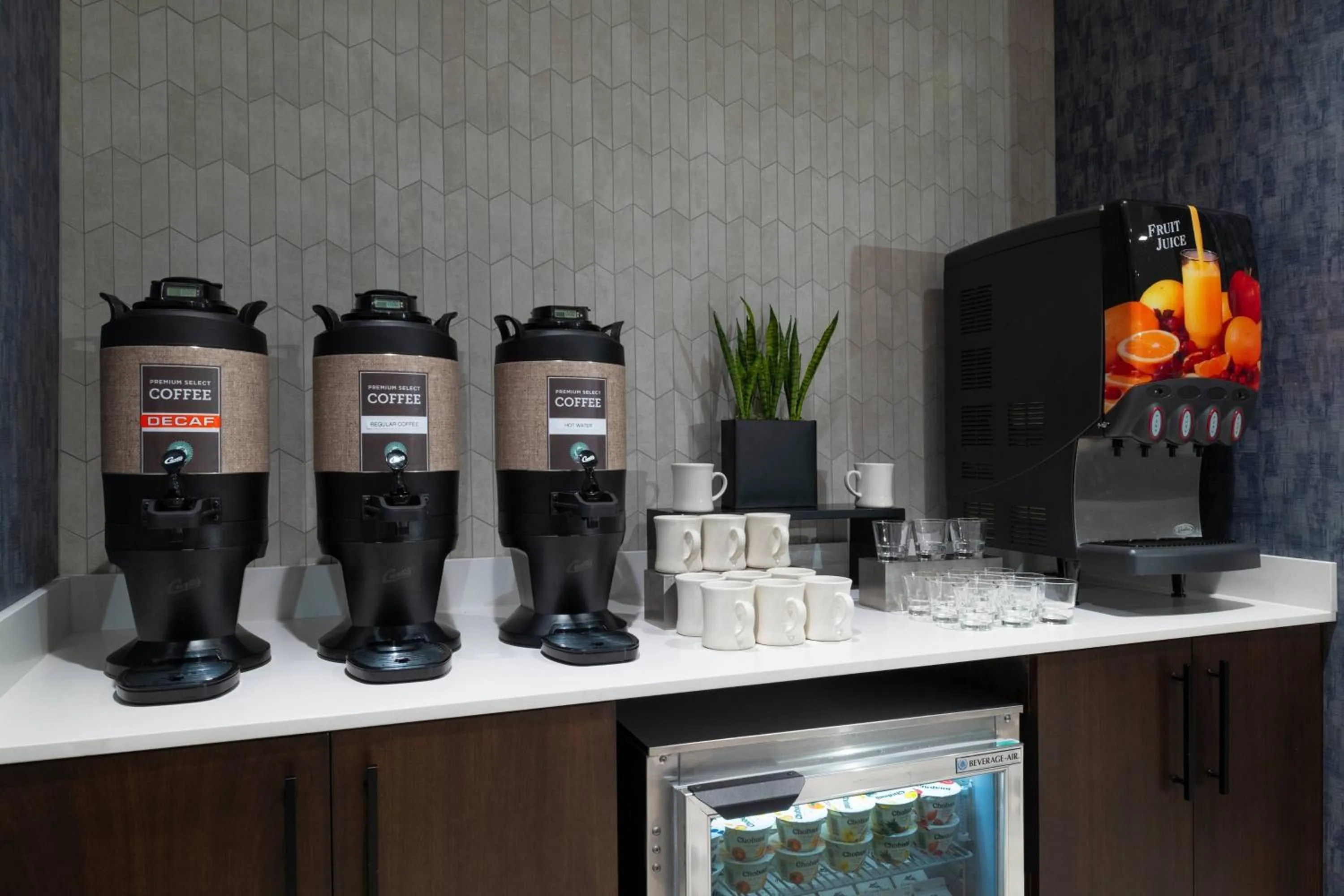 Restaurant/places to eat in TownePlace Suites by Marriott Boston Medford