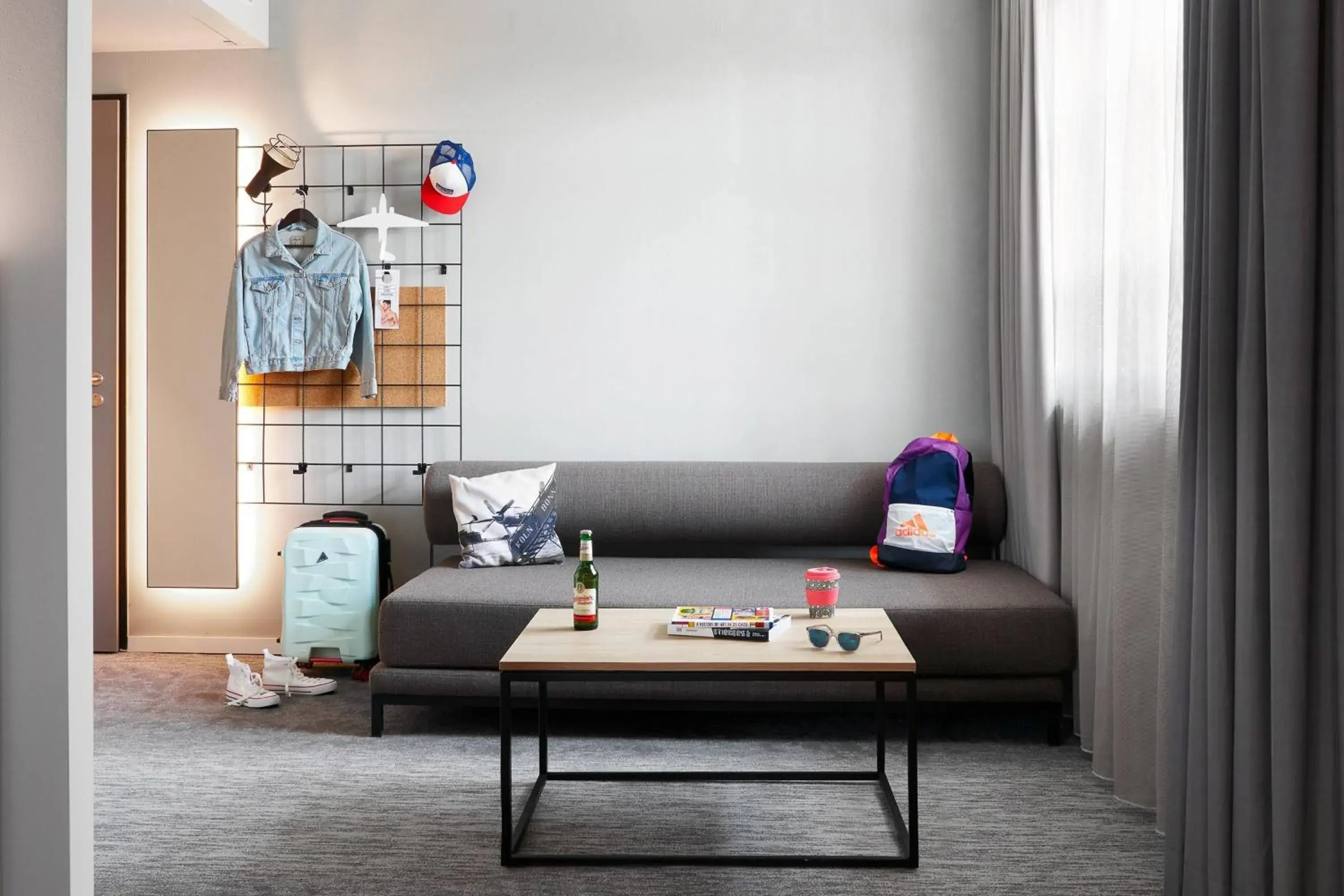 Moxy Sleeper Family, Guest room, 1 Queen, Sofa bed in Moxy Cologne Bonn Airport Moxy Sleeper Family, Guest room, 1 Queen, Sofa bed in Moxy Cologne Bonn Airport