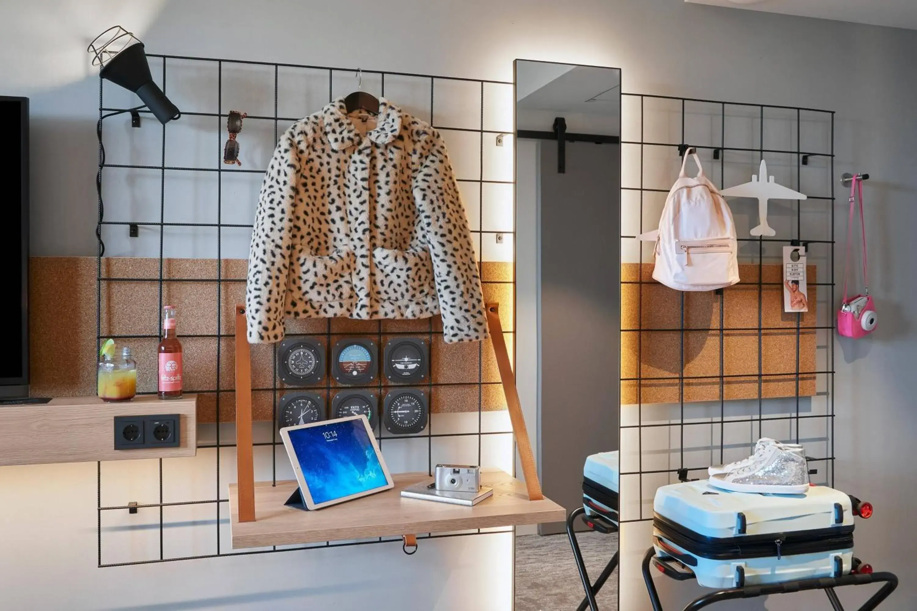 Moxy Sleeper, Guest room, 2 Twin/Single Bed(s) in Moxy Cologne Bonn Airport Moxy Sleeper, Guest room, 2 Twin/Single Bed(s) in Moxy Cologne Bonn Airport