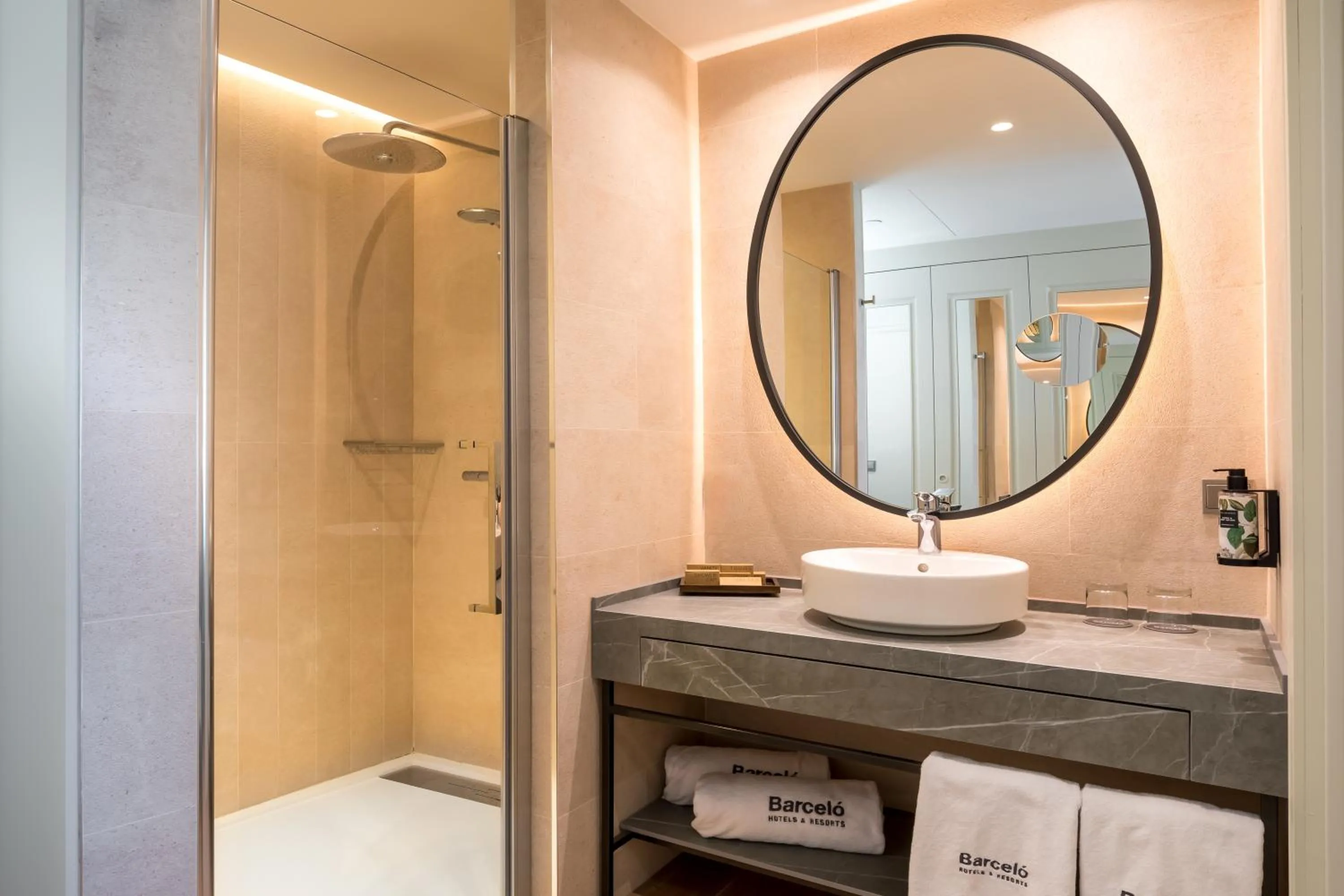 Bathroom in Barceló La Nucía Palms