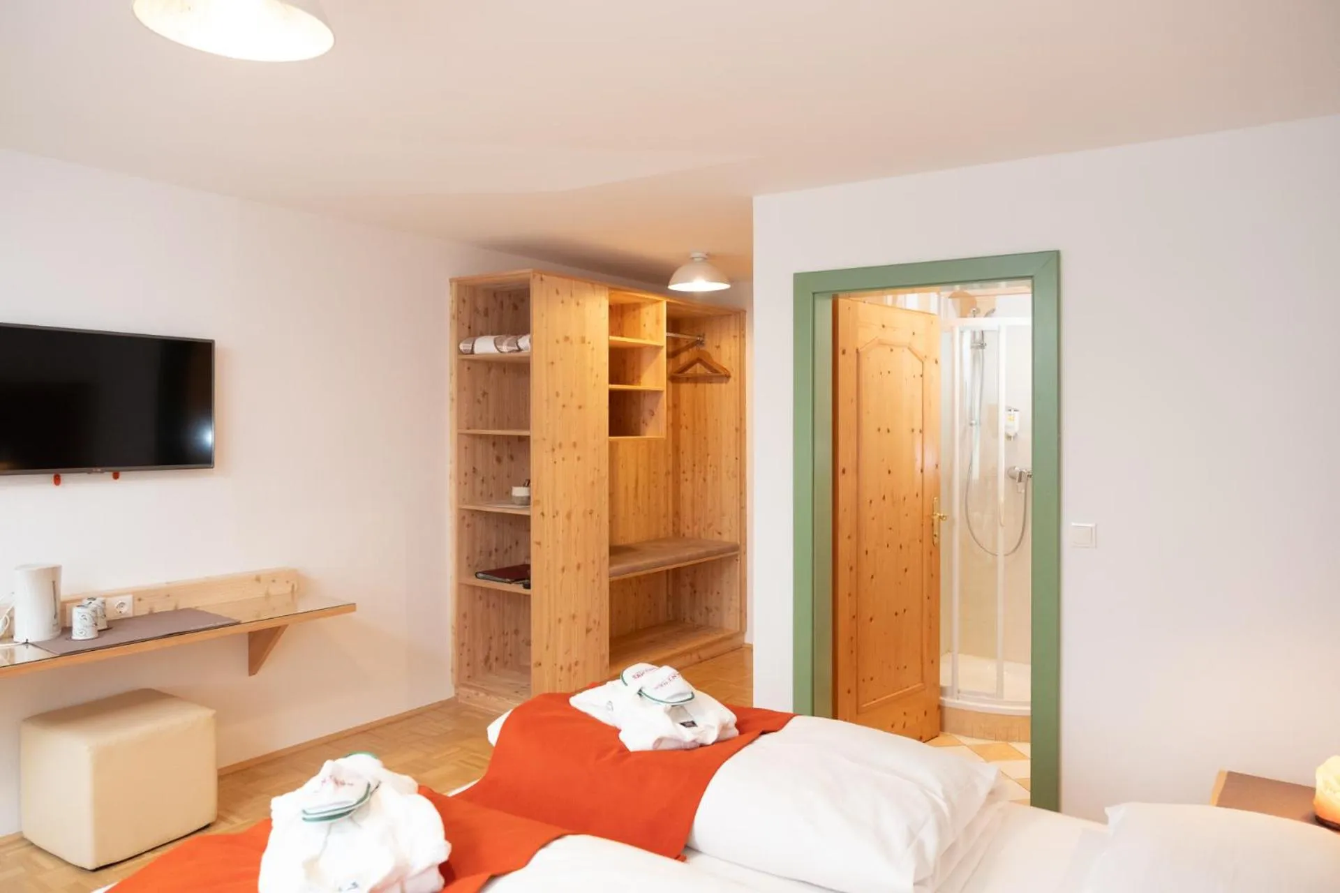 Bed in Santner, Hotel