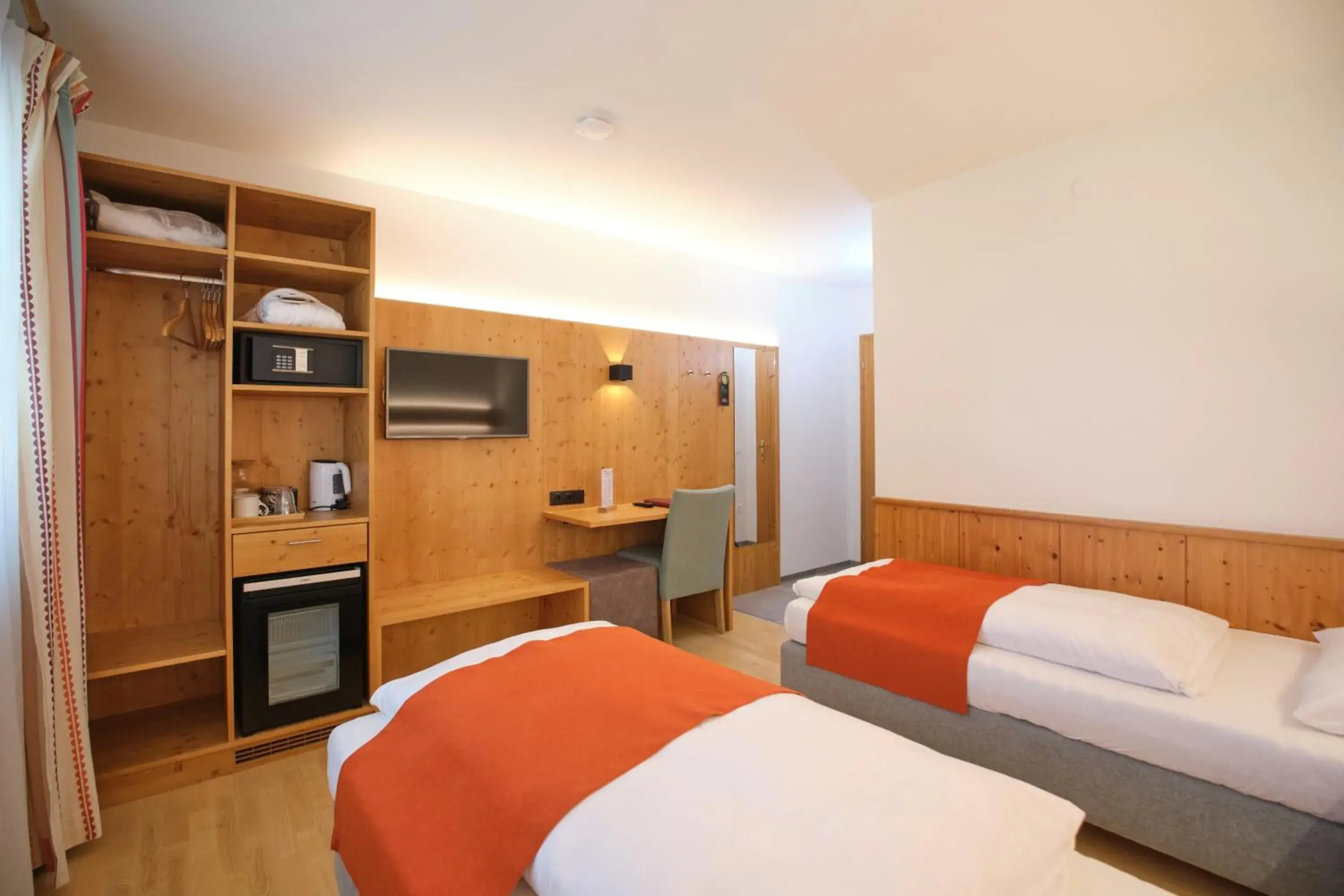 Double or Twin Room with Garden View - single occupancy in Santner, Hotel Double or Twin Room with Garden View - single occupancy in Santner, Hotel