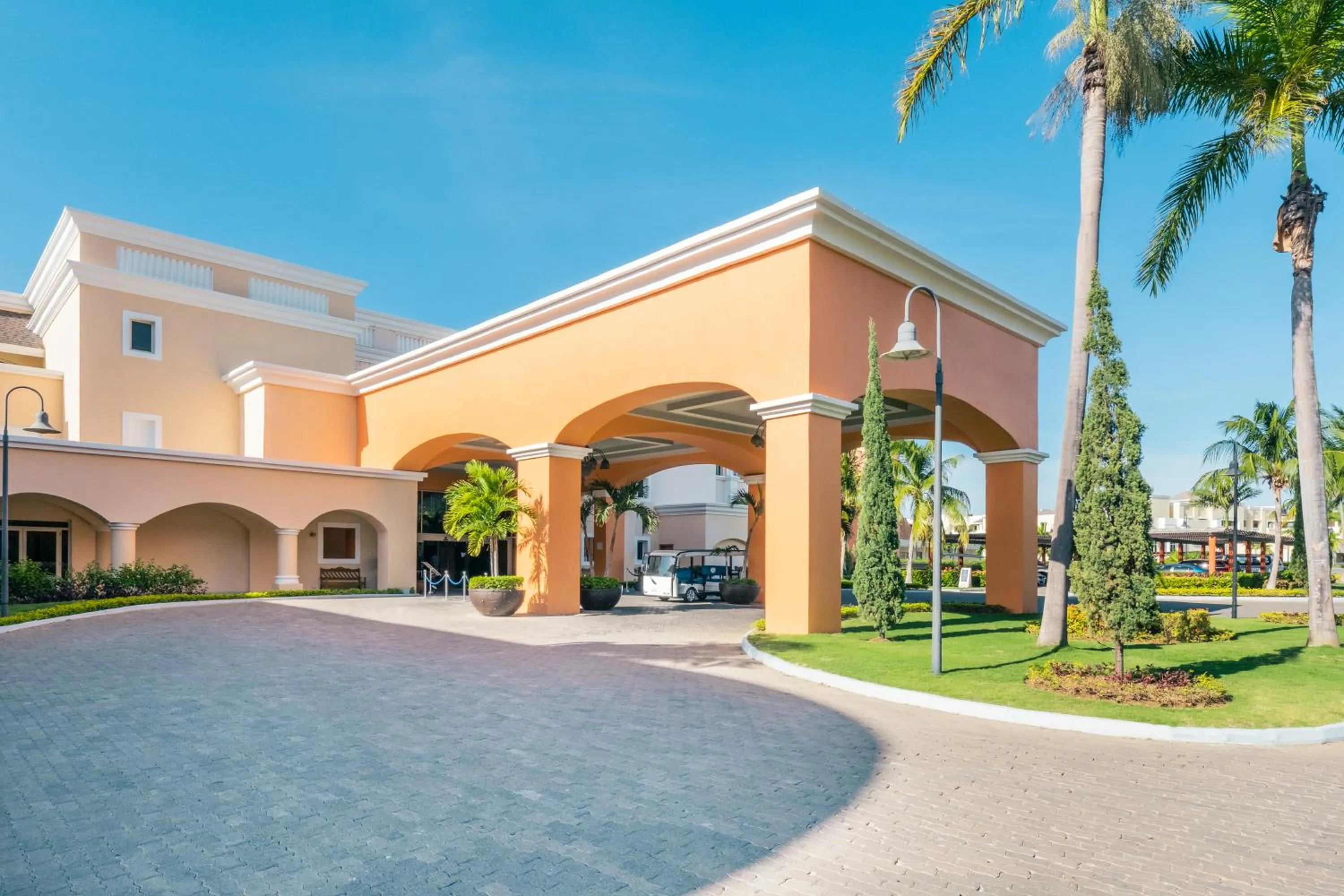 Facade/entrance in Iberostar Selection Rose Hall Suites - All Inclusive
