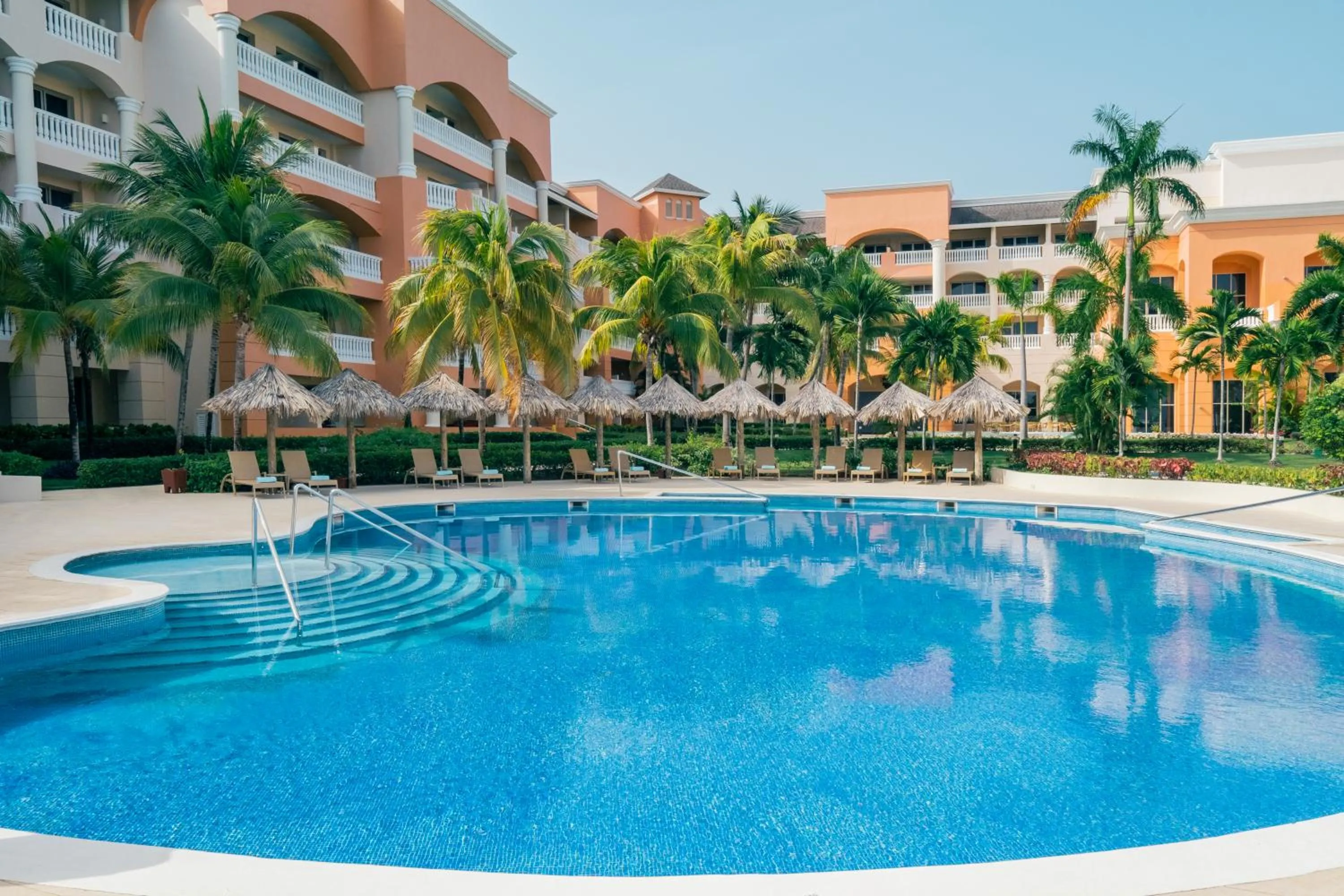 Swimming pool in Iberostar Selection Rose Hall Suites - All Inclusive