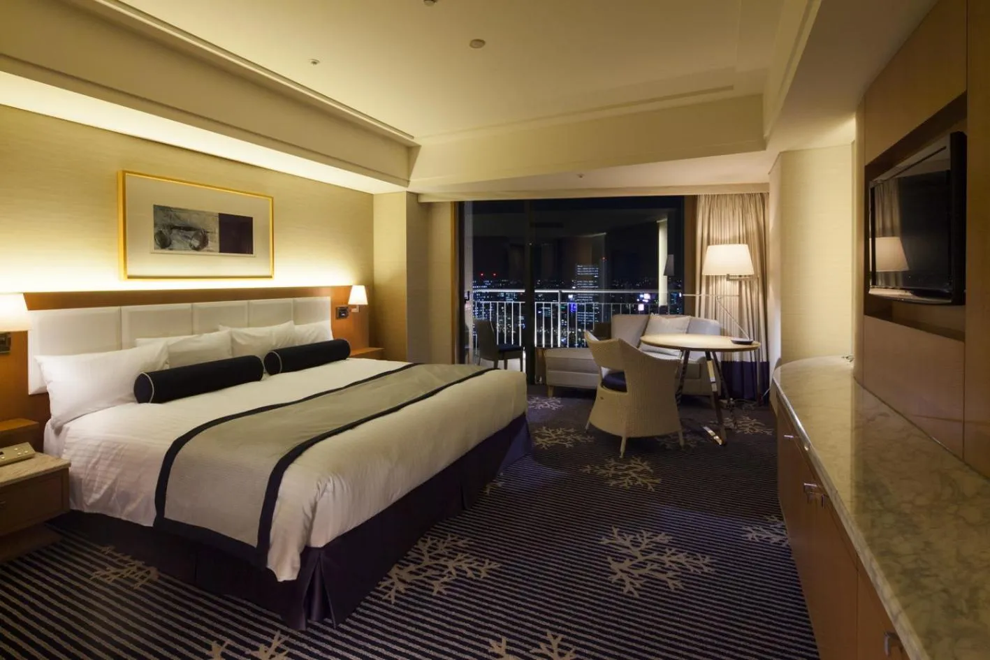 Bed in The Yokohama Bay Hotel Tokyu