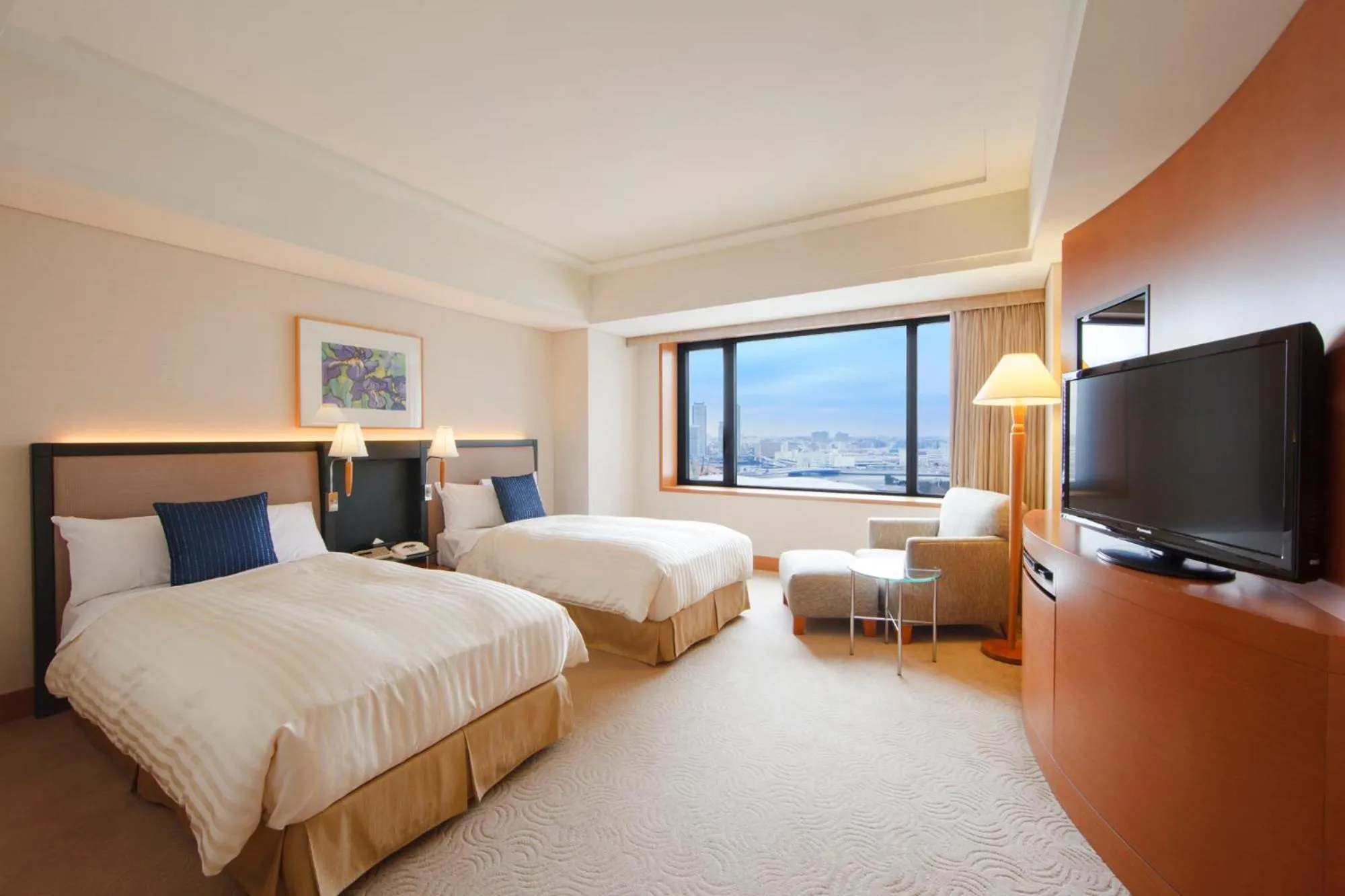 Photo of the whole room, Bed in The Yokohama Bay Hotel Tokyu