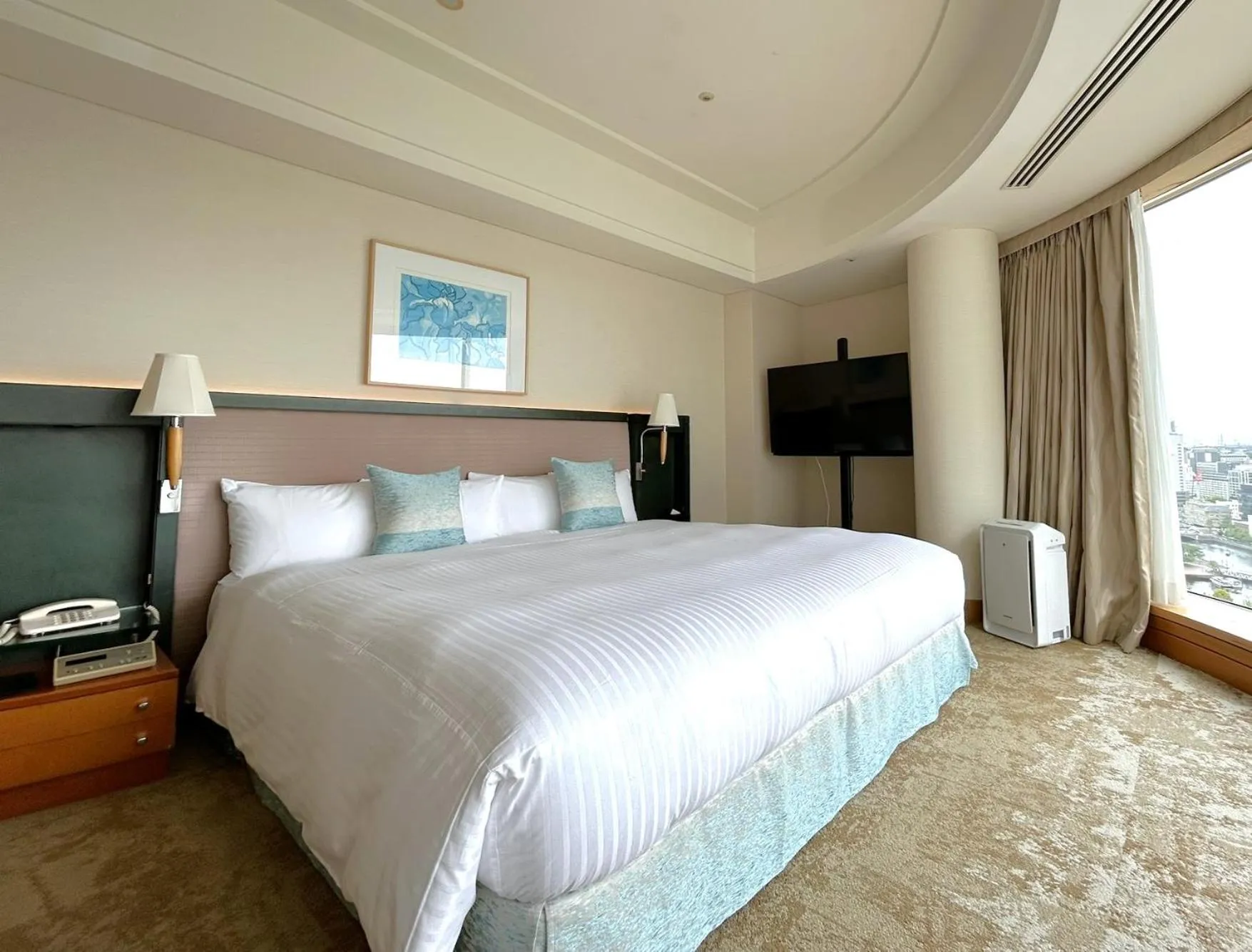 Bed in The Yokohama Bay Hotel Tokyu