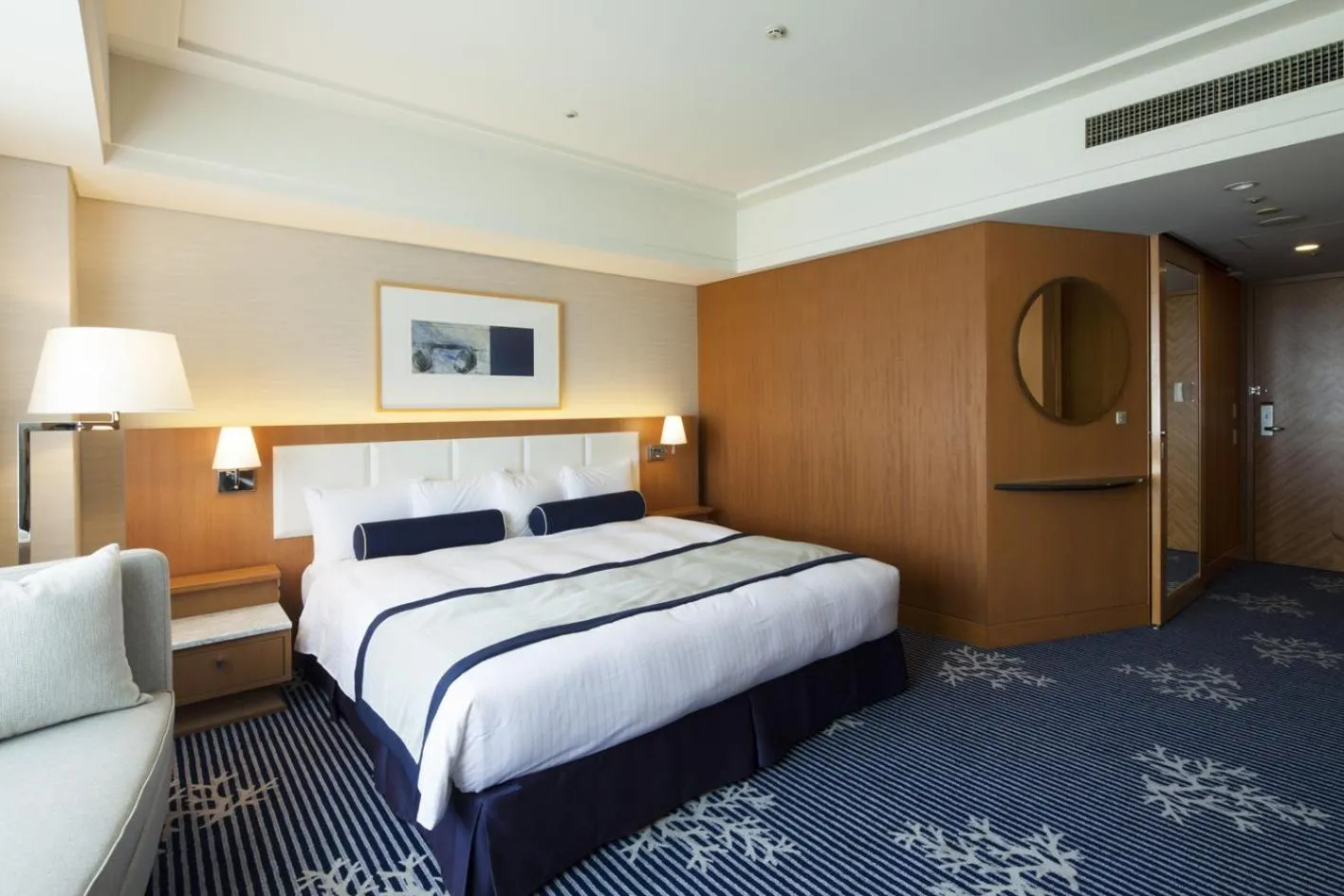 Photo of the whole room, Bed in The Yokohama Bay Hotel Tokyu