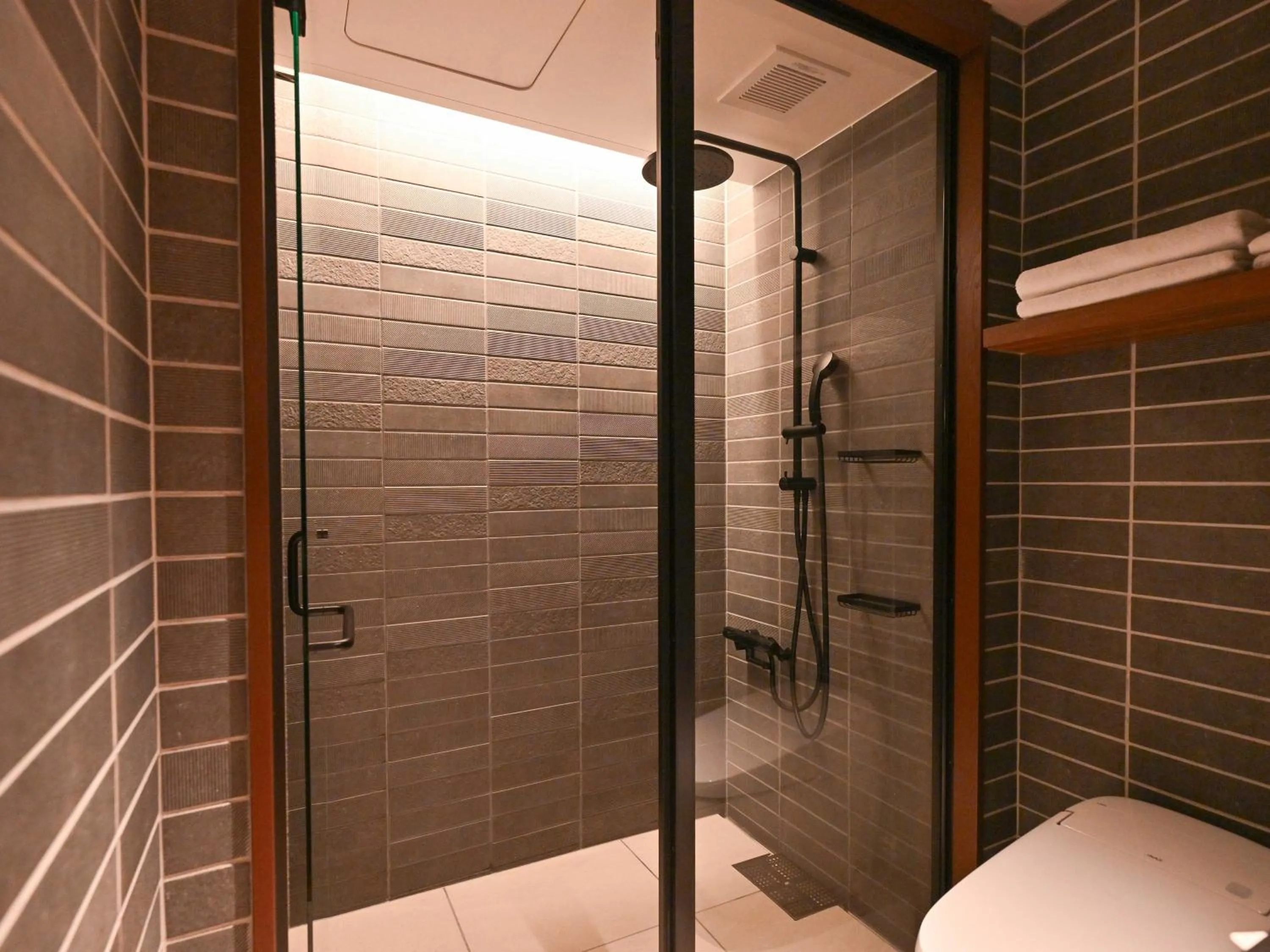 Shower in FUSAKI BEACH RESORT HOTEL & VILLAS