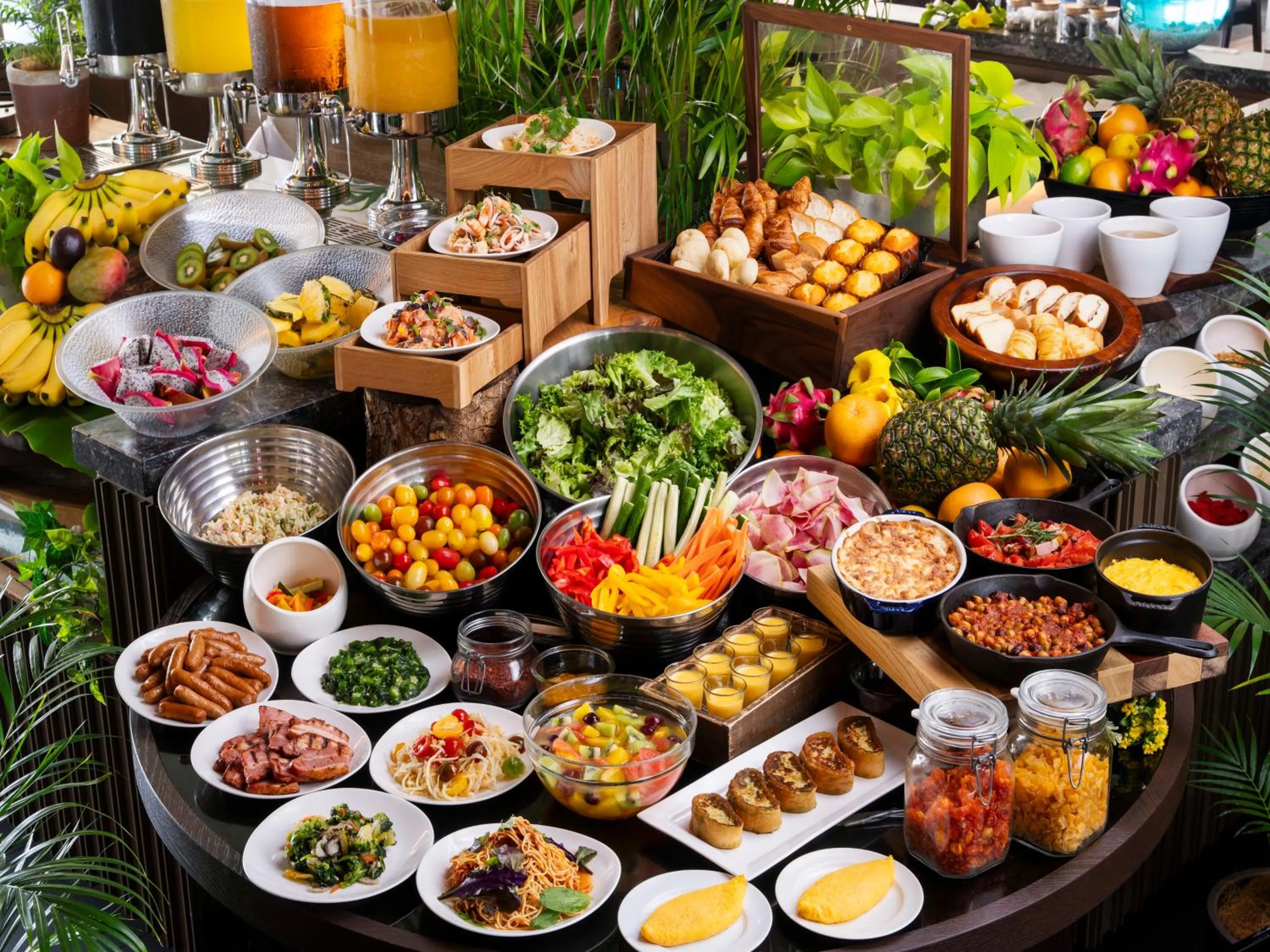 Food in FUSAKI BEACH RESORT HOTEL & VILLAS