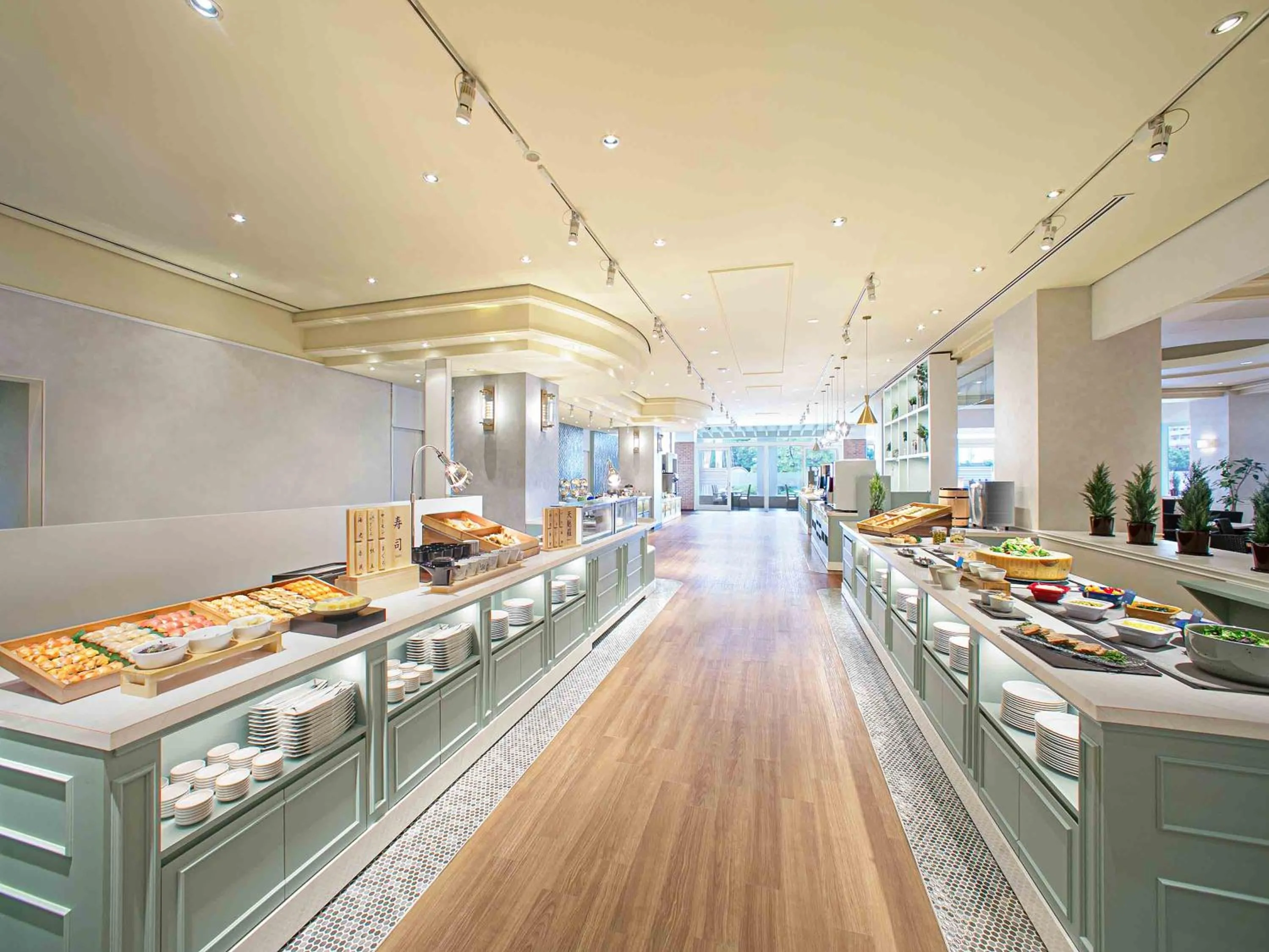 Restaurant/places to eat in Oriental Hotel Tokyo Bay