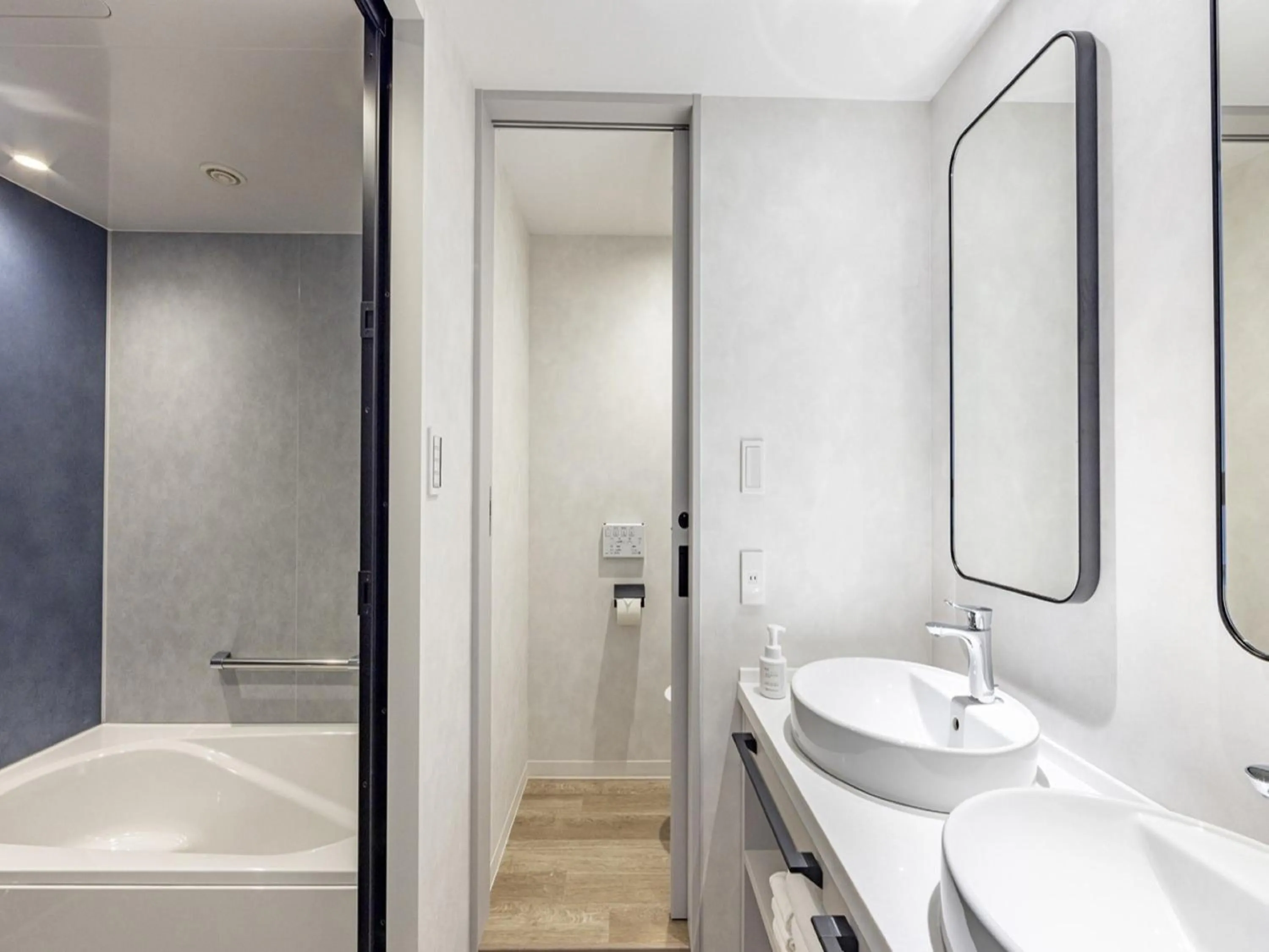 Bathroom in Oriental Hotel Tokyo Bay