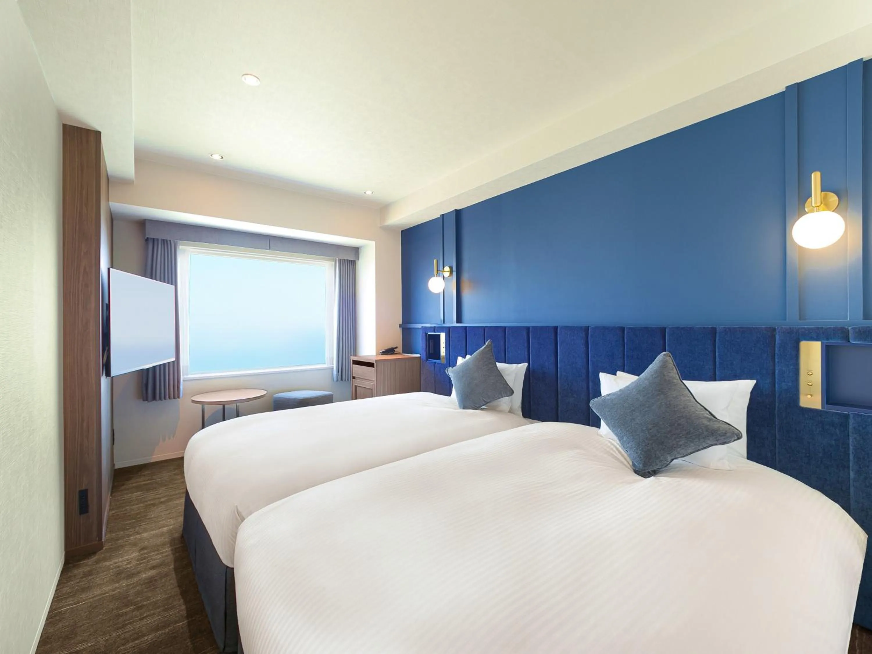 Photo of the whole room, Bed in Oriental Hotel Tokyo Bay