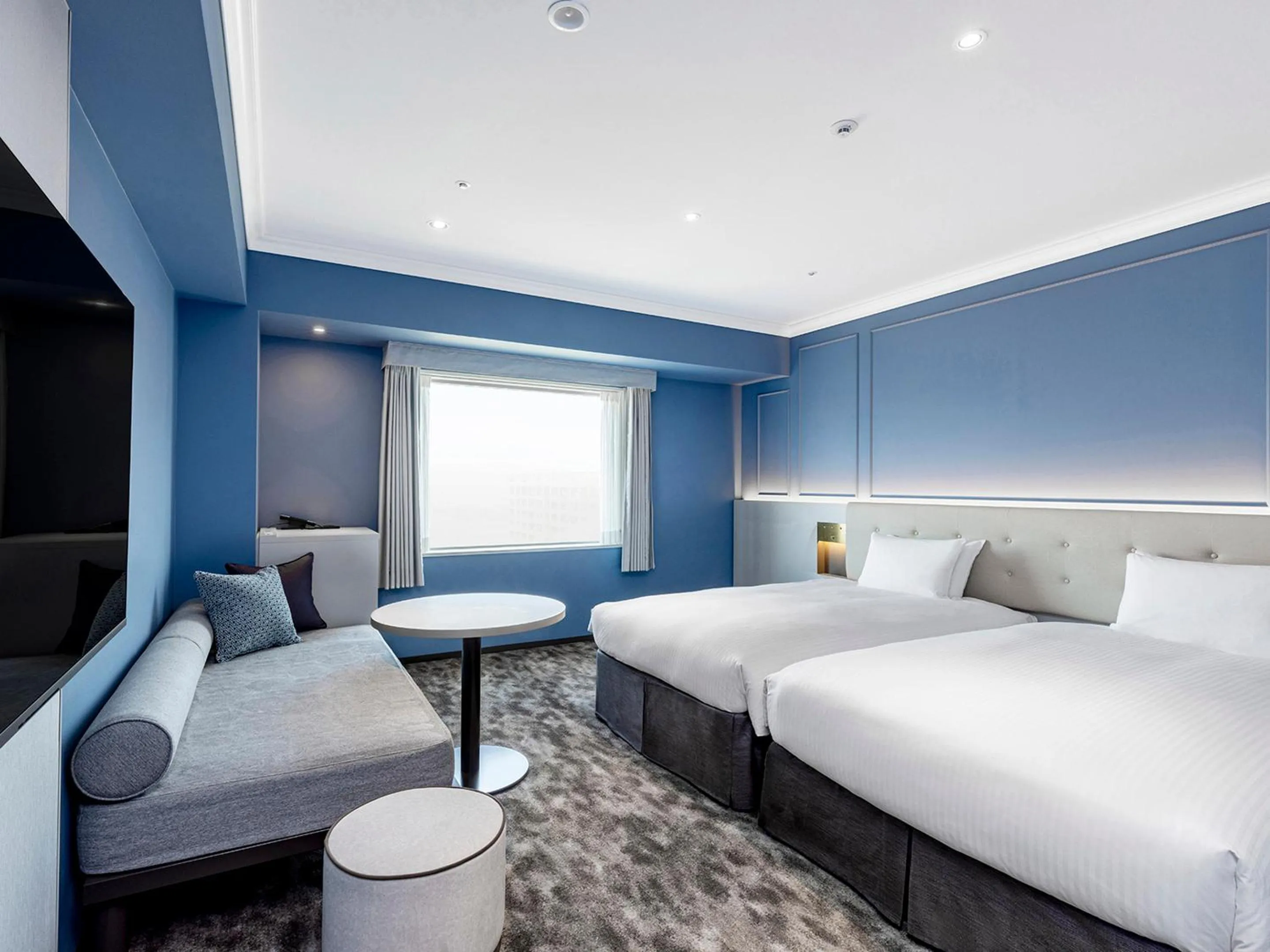 Photo of the whole room, Bed in Oriental Hotel Tokyo Bay