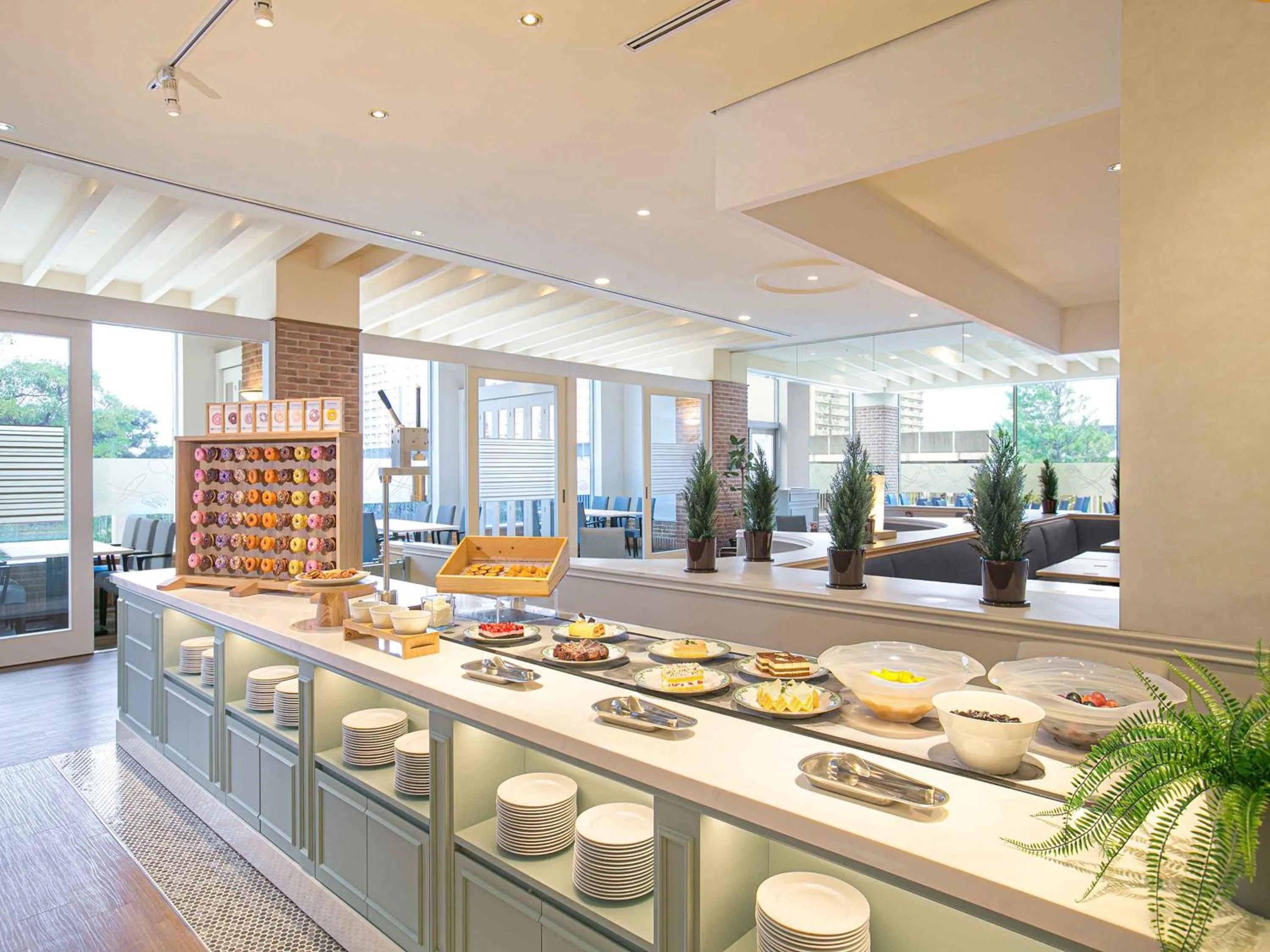 Restaurant/places to eat in Oriental Hotel Tokyo Bay