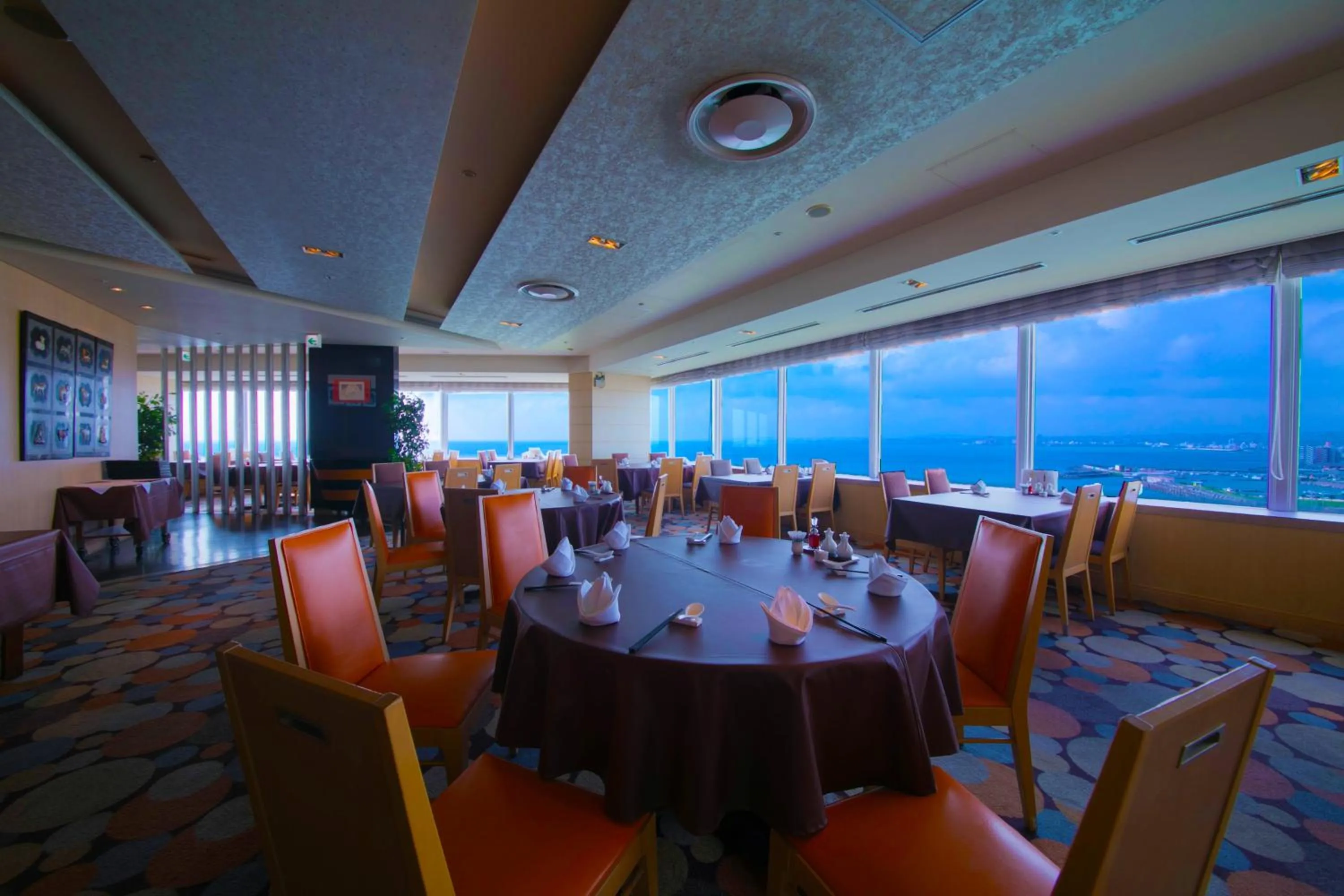 Restaurant/places to eat in Laguna Garden Hotel