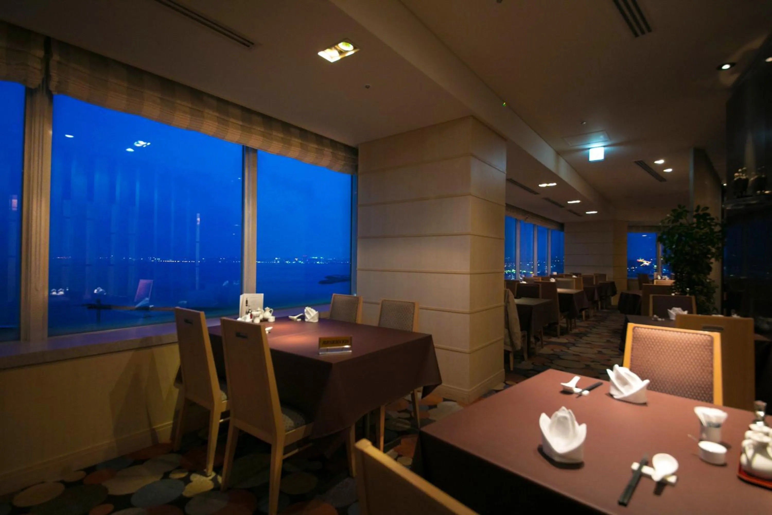 Restaurant/places to eat in Laguna Garden Hotel