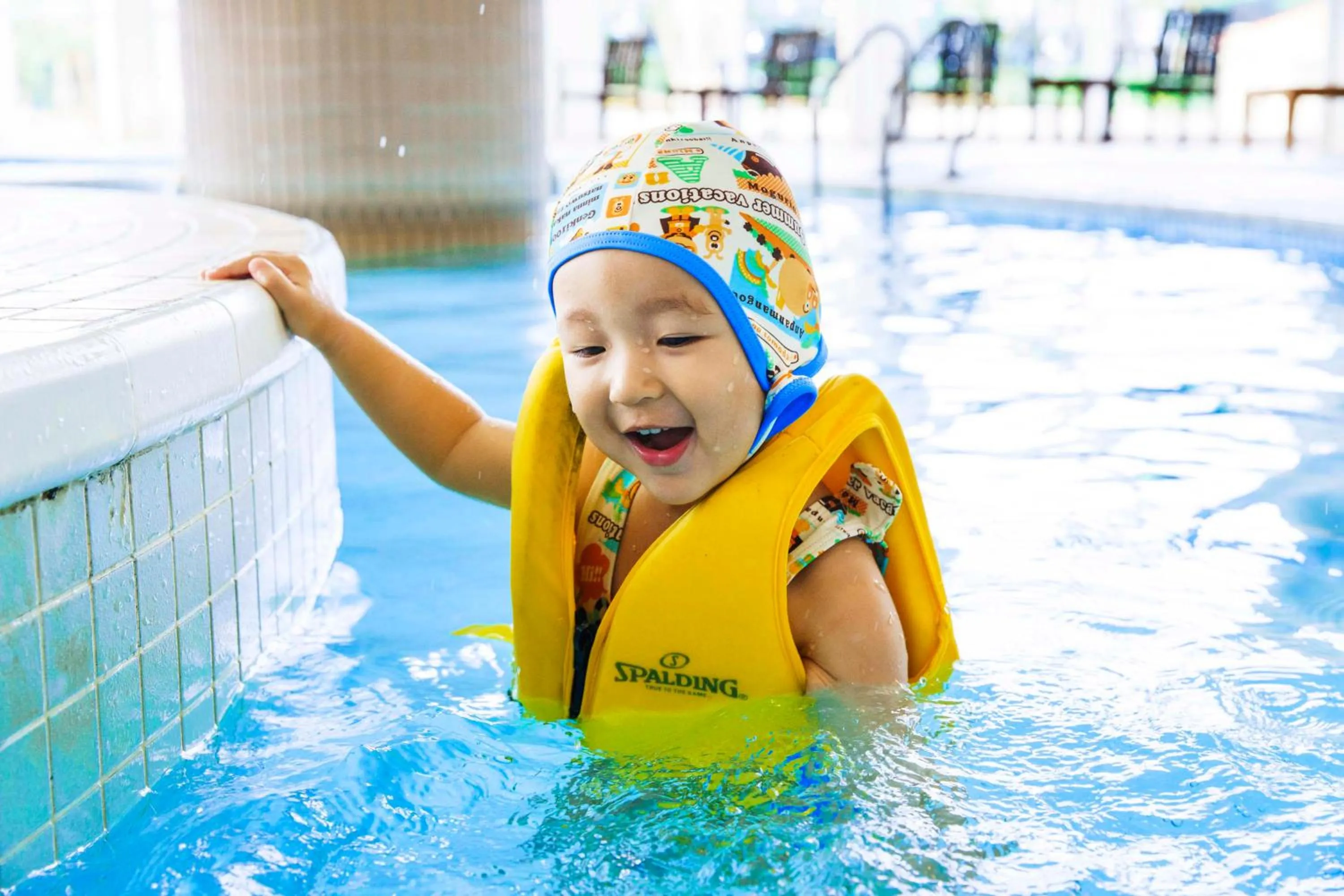 Swimming pool in Laguna Garden Hotel