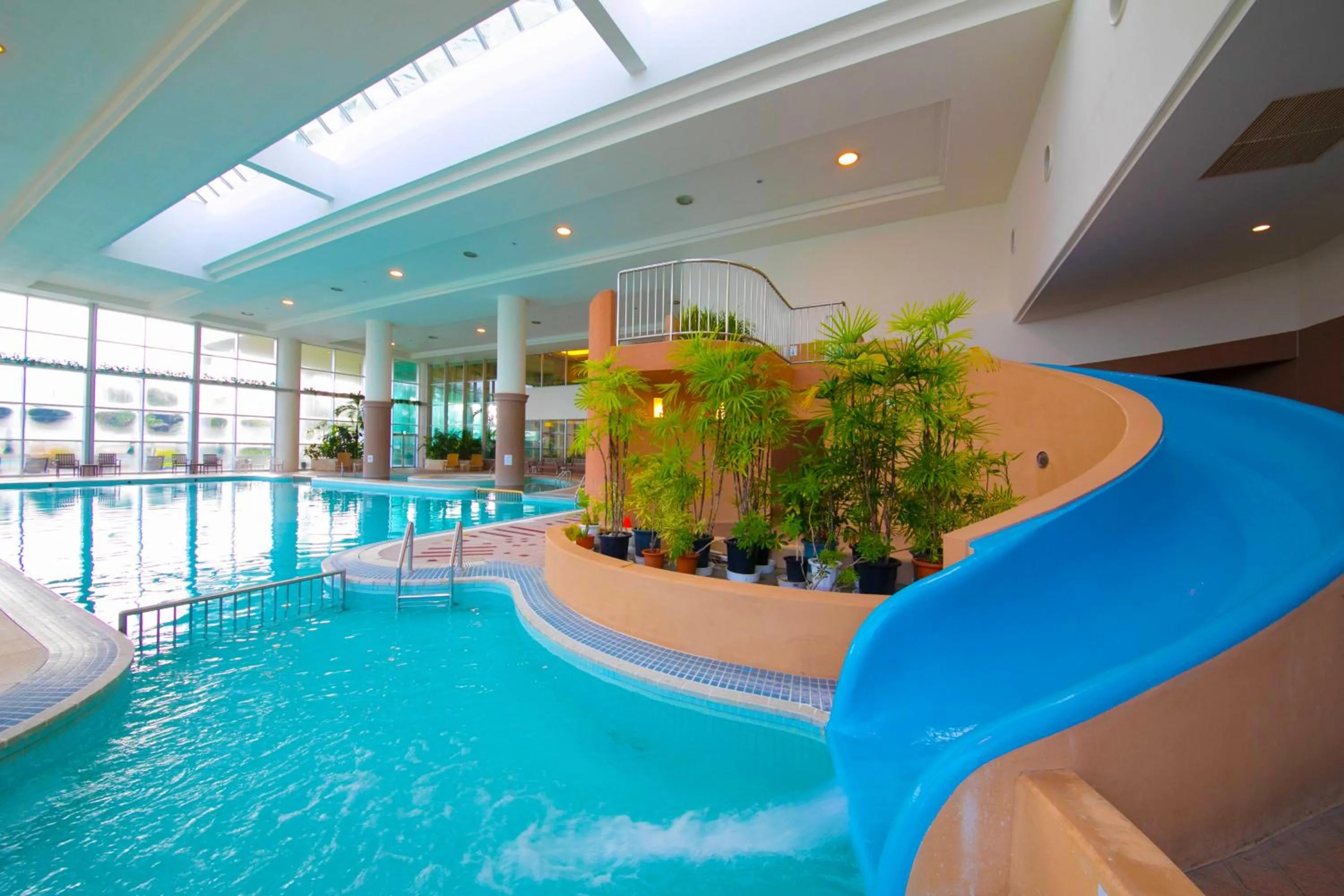 Swimming pool in Laguna Garden Hotel