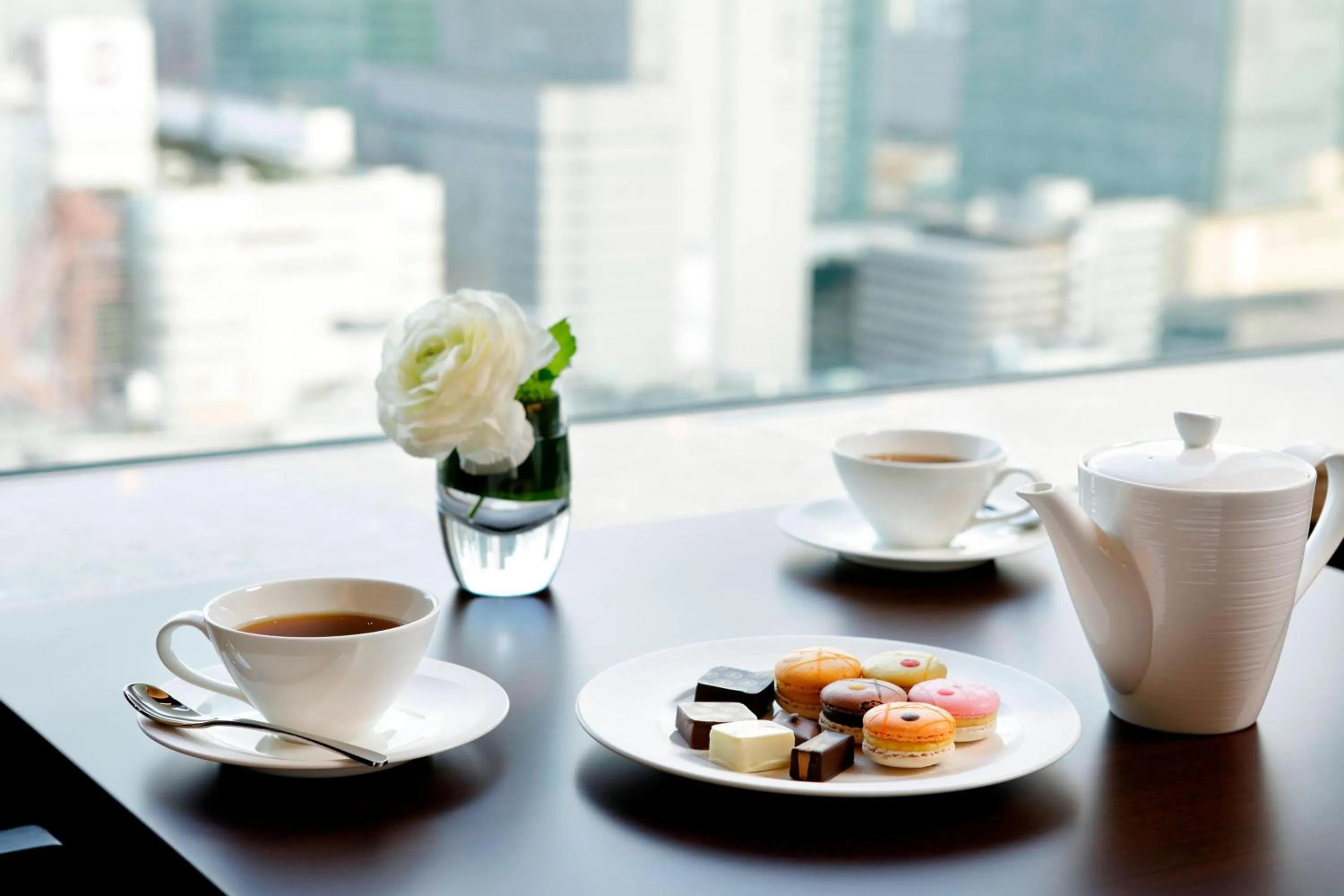 Lounge or bar in Yokohama Bay Sheraton Hotel and Towers