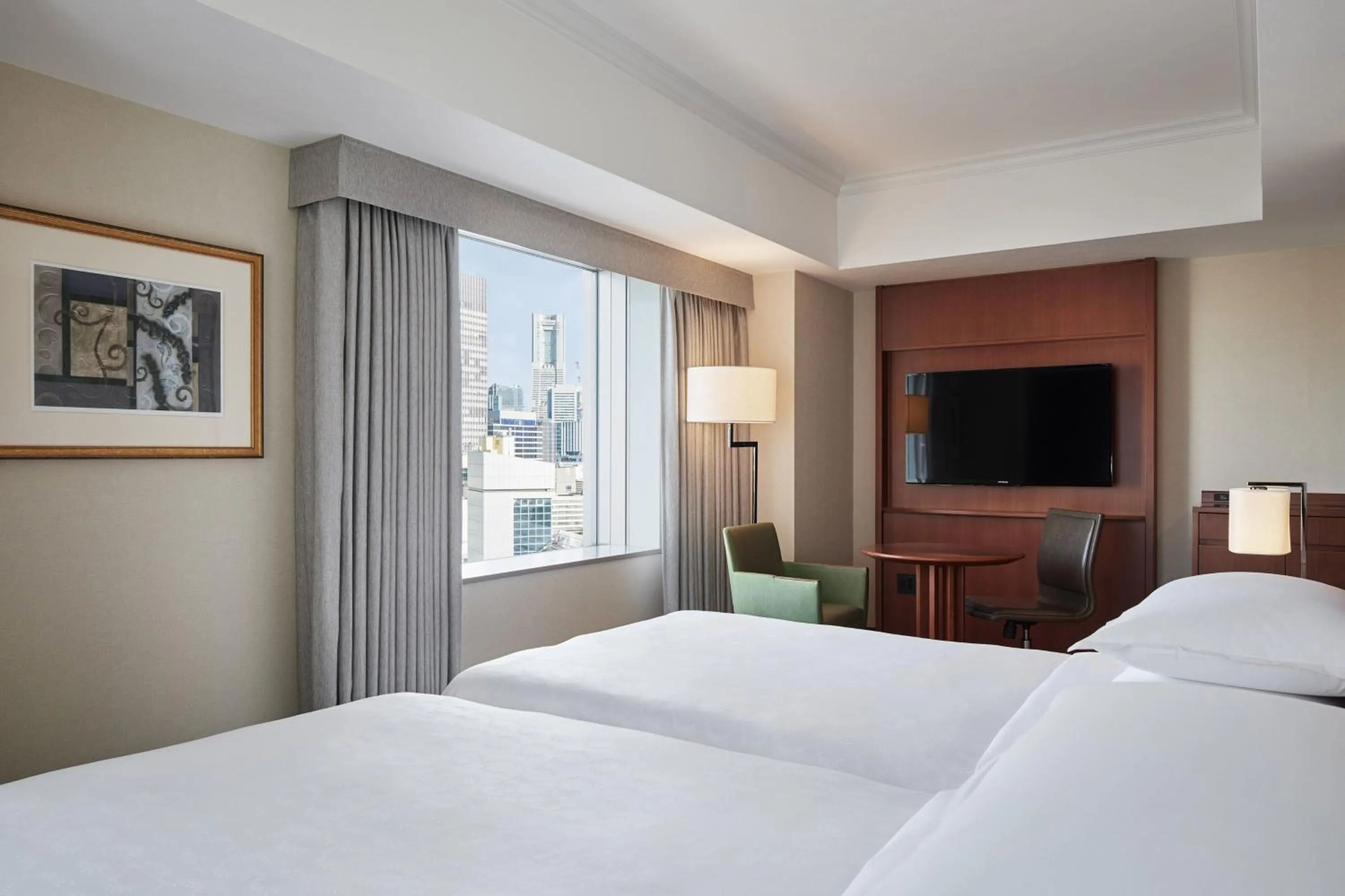 Photo of the whole room, Bed in Yokohama Bay Sheraton Hotel and Towers
