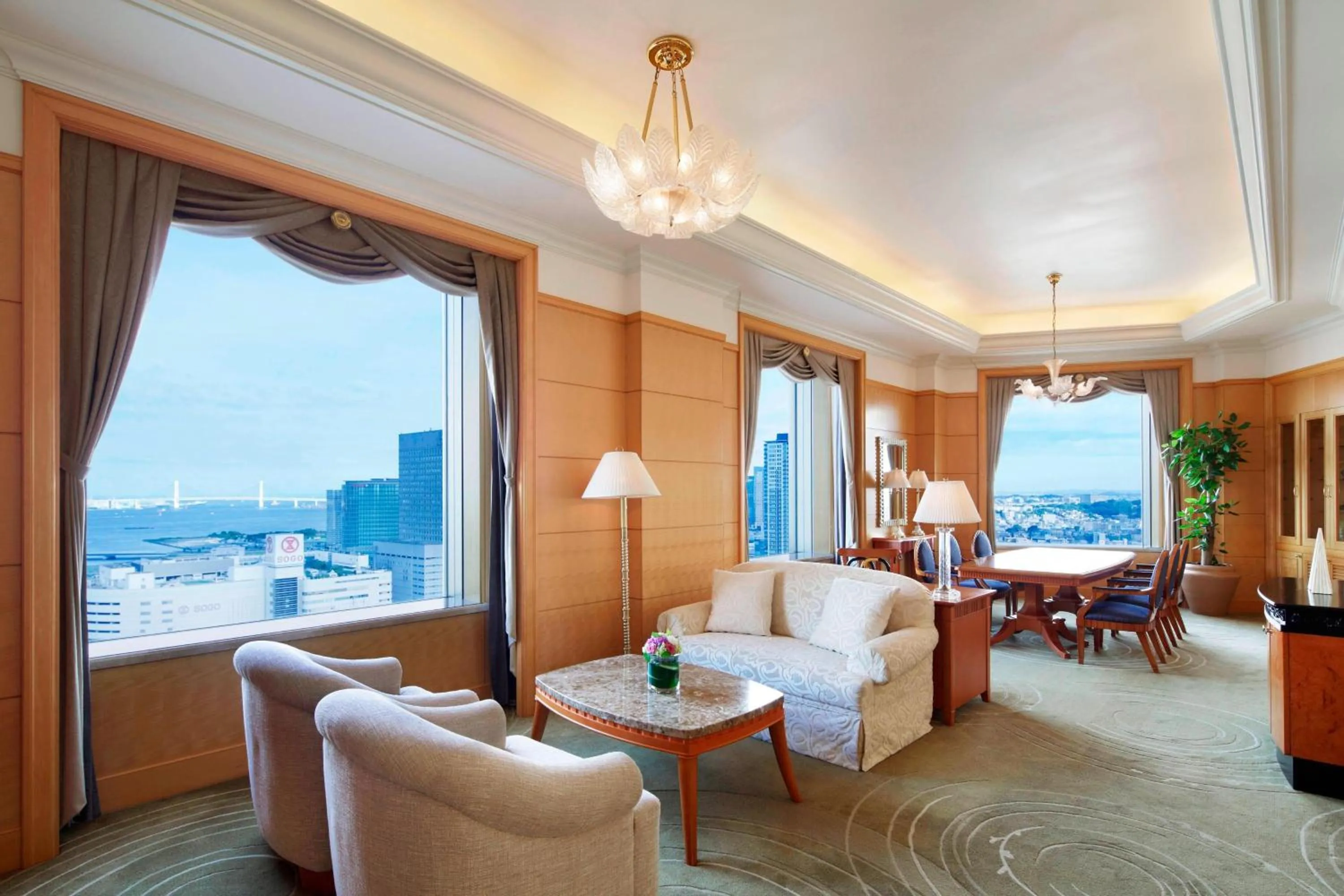 Living room in Yokohama Bay Sheraton Hotel and Towers