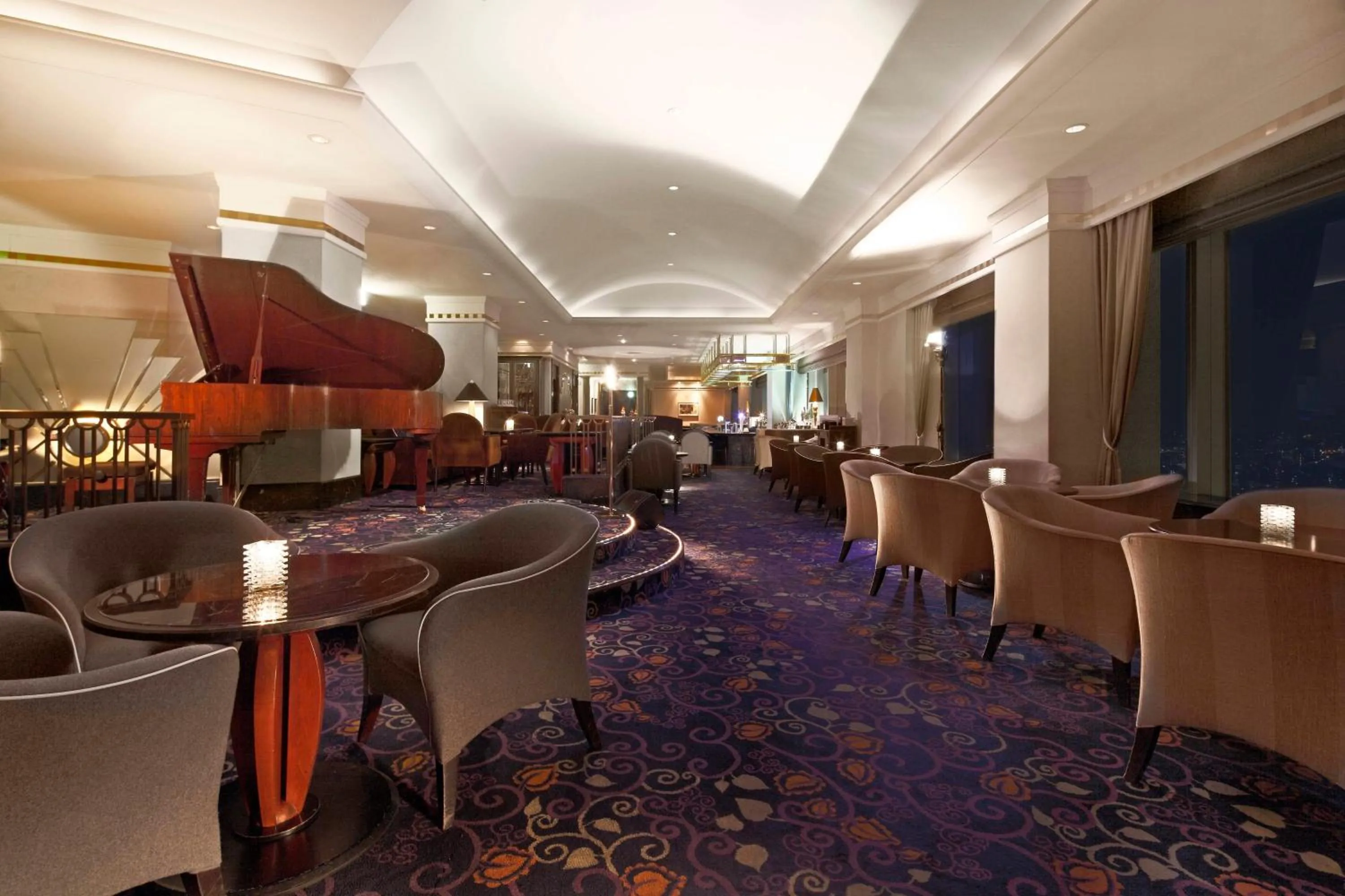 Lounge or bar in Yokohama Bay Sheraton Hotel and Towers