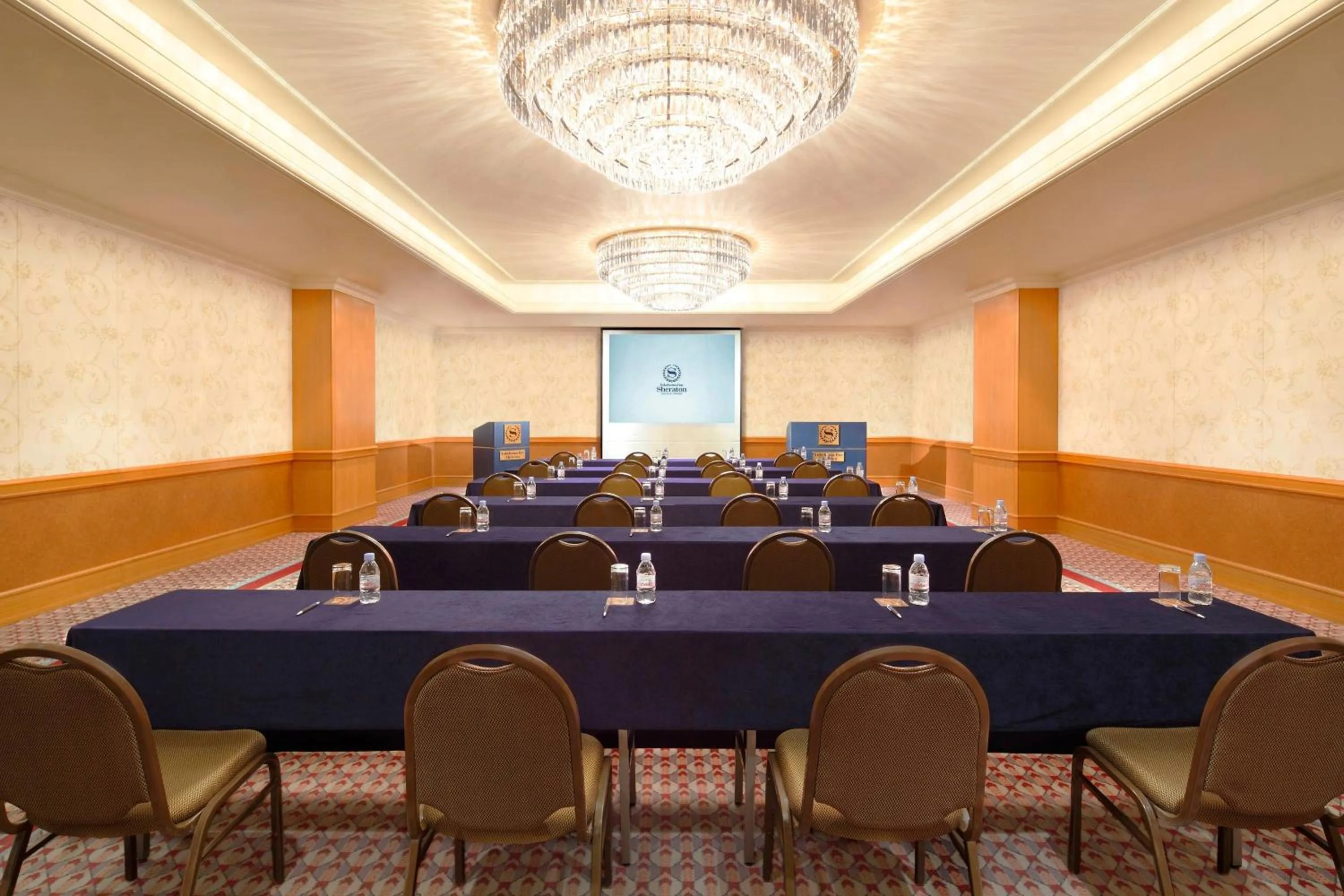 Meeting/conference room in Yokohama Bay Sheraton Hotel and Towers