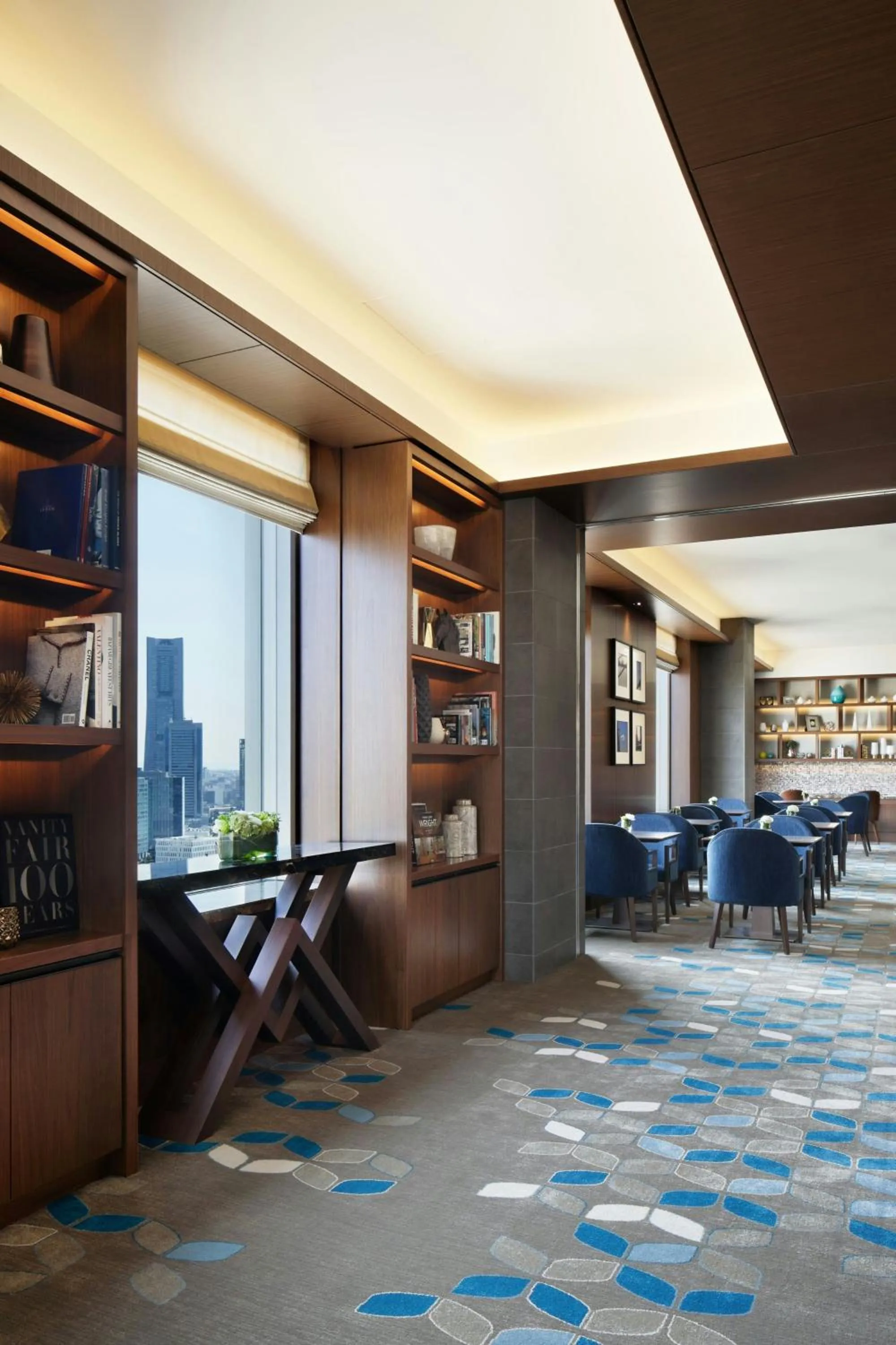 Lounge or bar in Yokohama Bay Sheraton Hotel and Towers