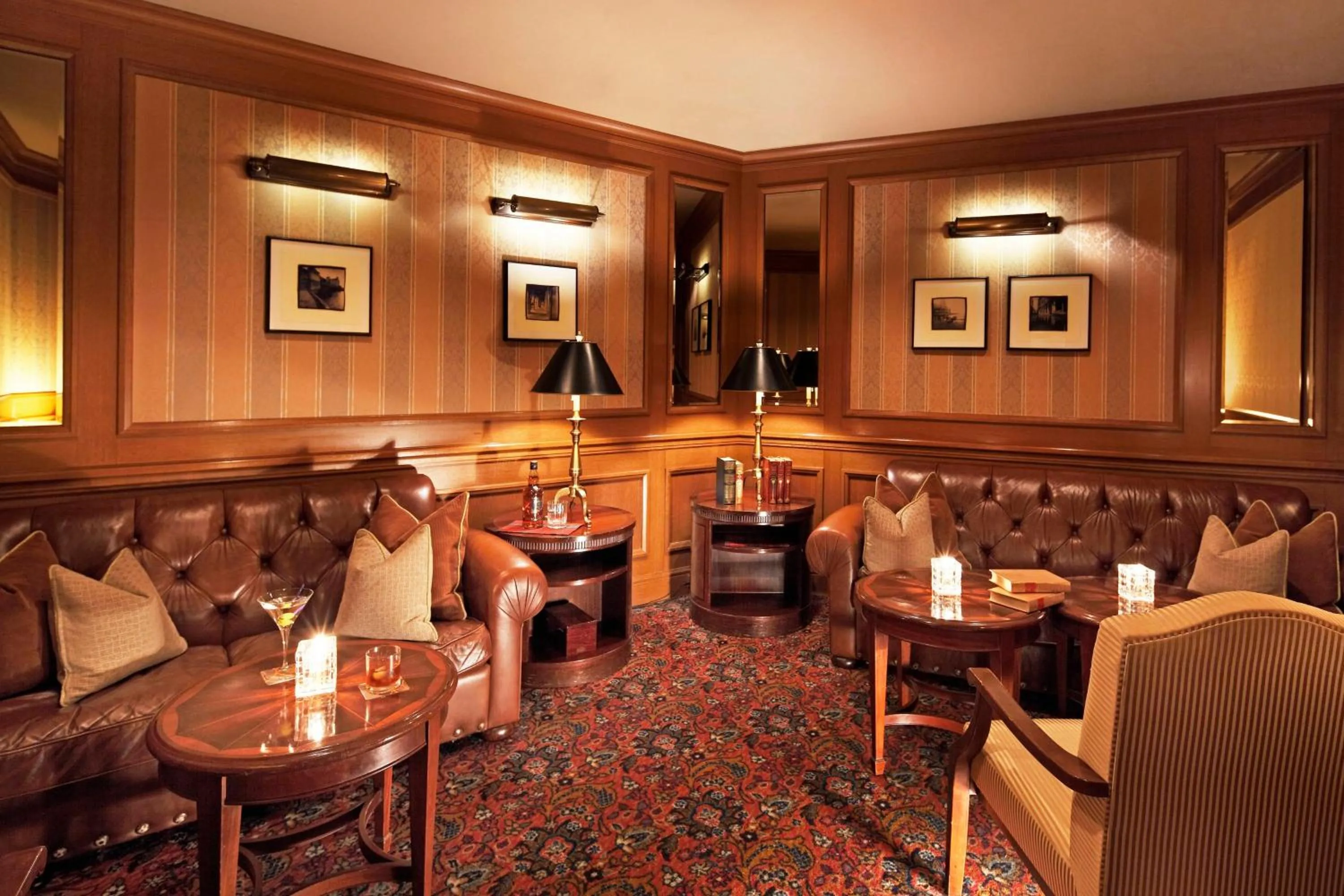 Lounge or bar in Yokohama Bay Sheraton Hotel and Towers