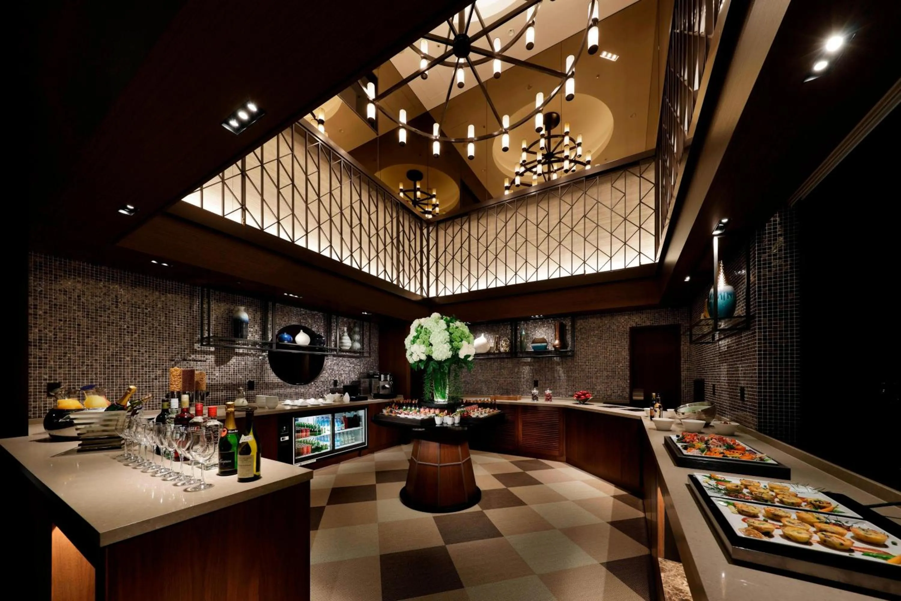 Lounge or bar in Yokohama Bay Sheraton Hotel and Towers