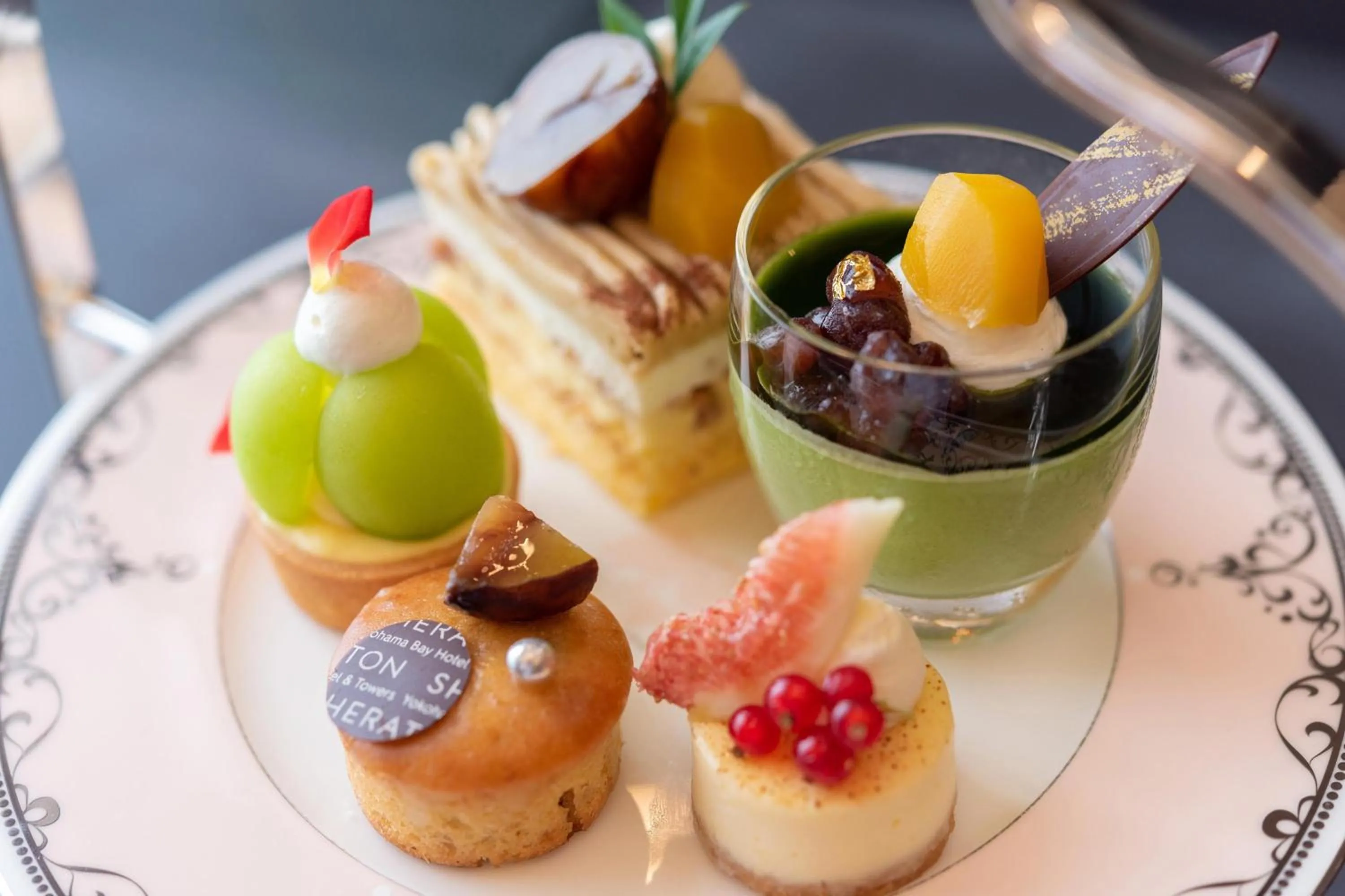 Lounge or bar in Yokohama Bay Sheraton Hotel and Towers