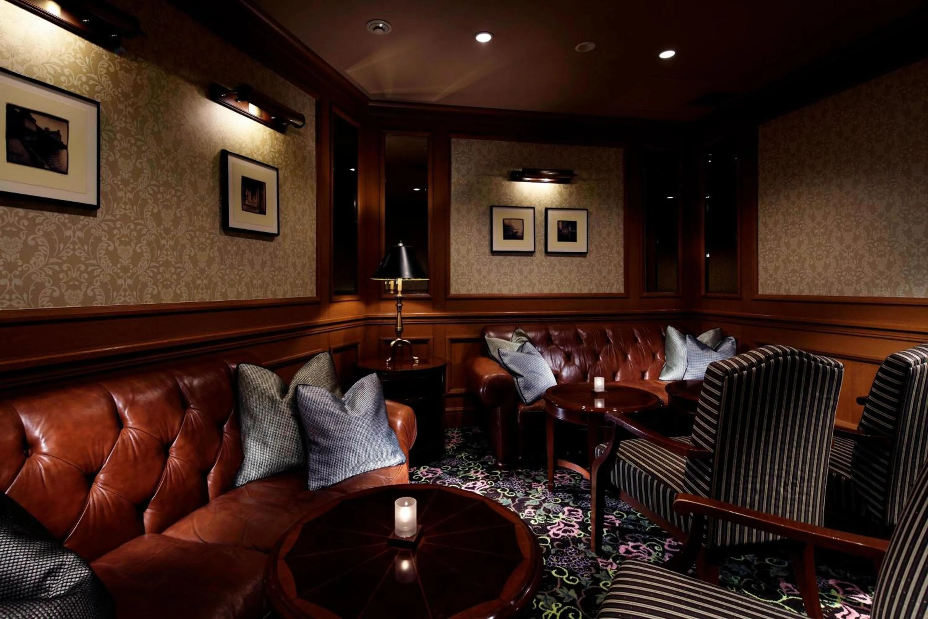 Lounge or bar in Yokohama Bay Sheraton Hotel and Towers