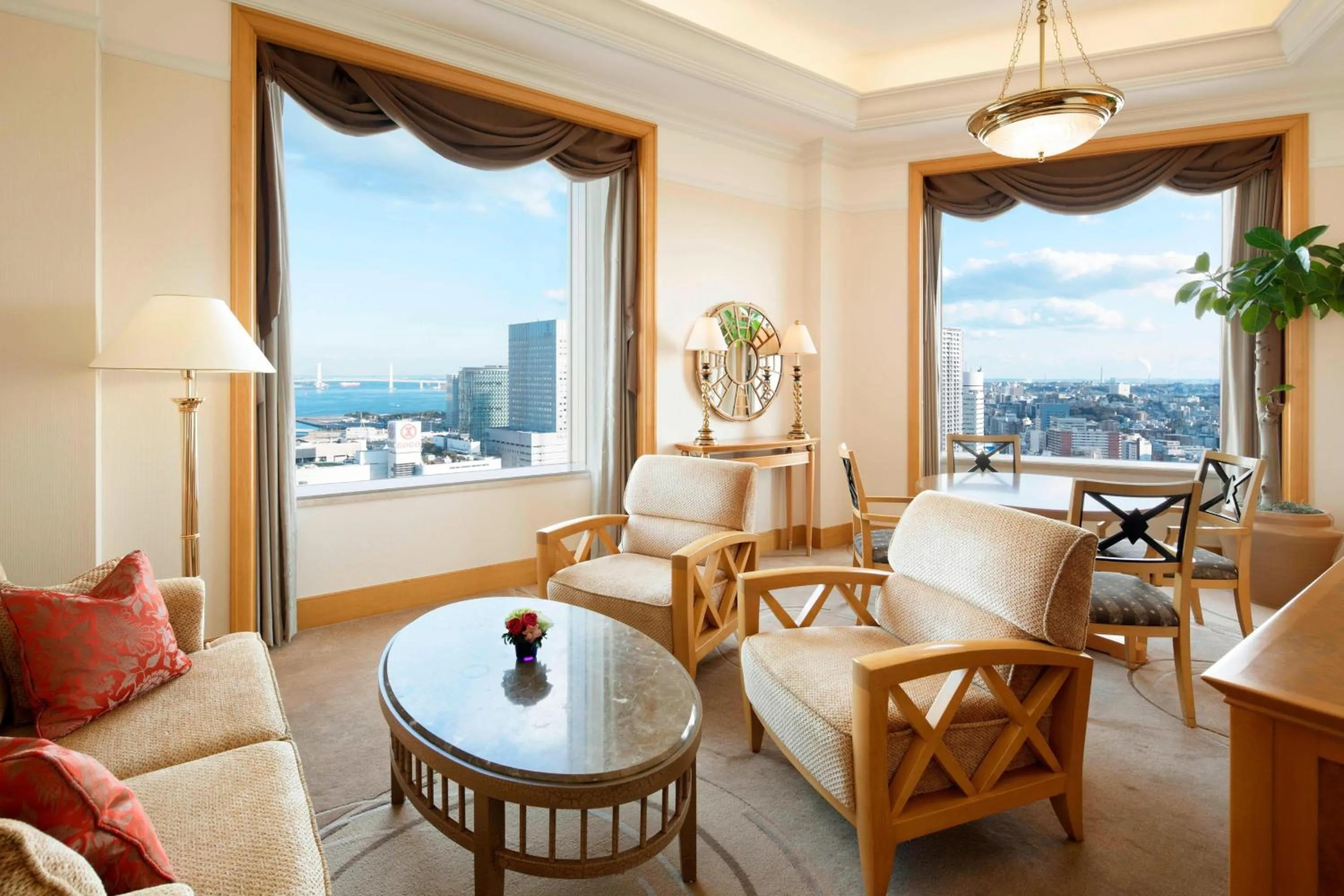 Photo of the whole room in Yokohama Bay Sheraton Hotel and Towers