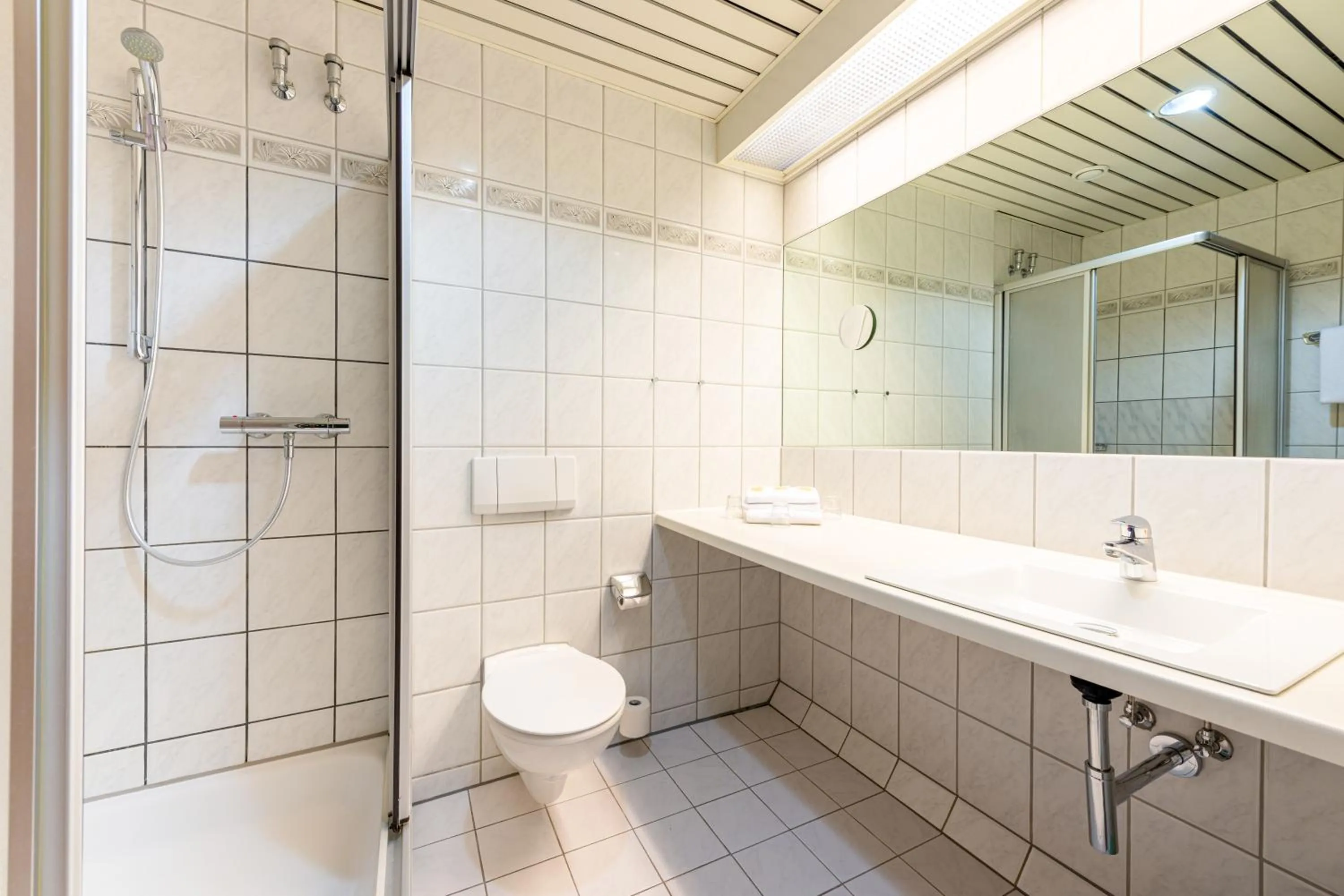 Bathroom in Appart-Hotel-Heldt