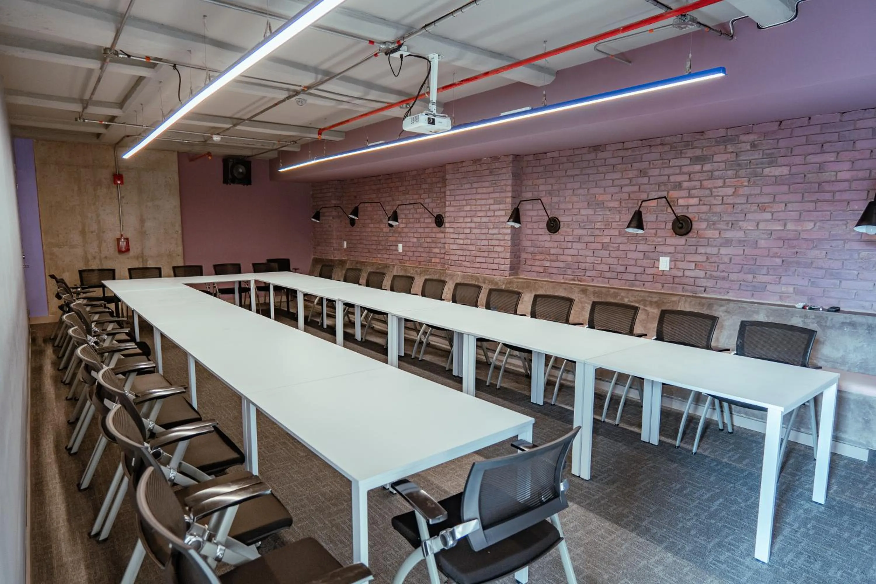 Meeting/conference room in UMA Suites Chia