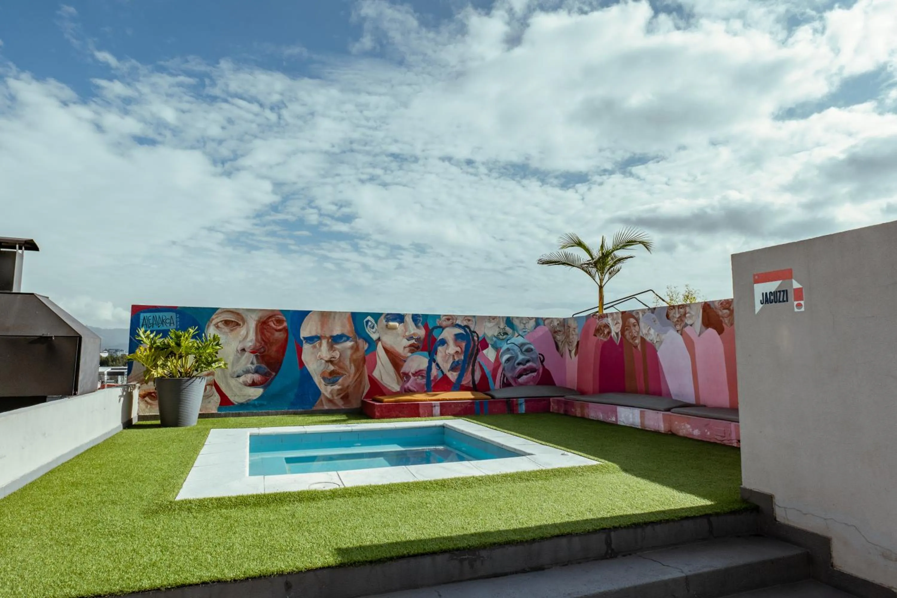 Swimming pool in UMA Suites Chia