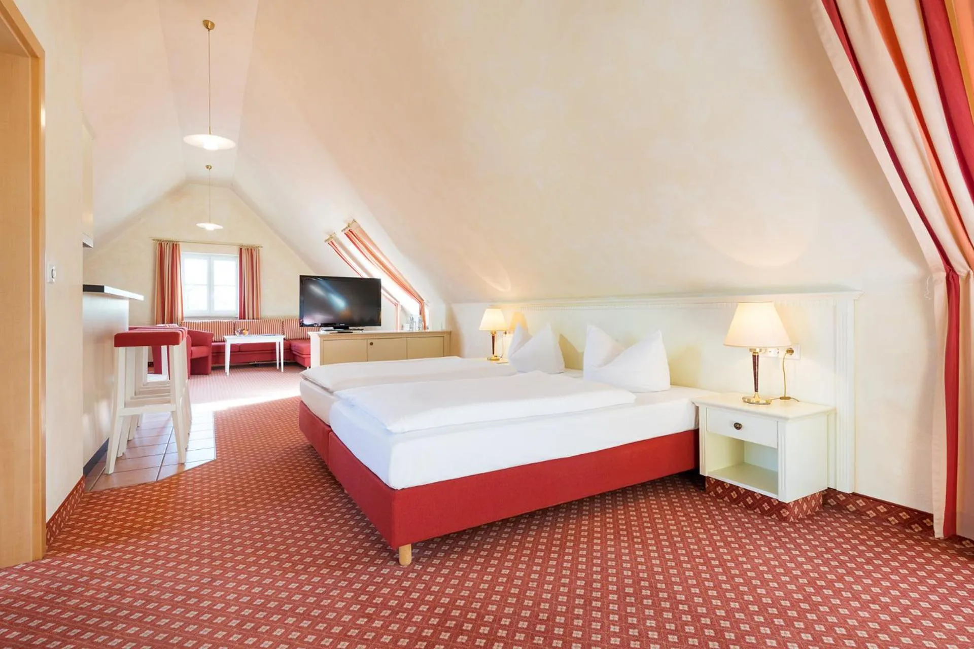 Shower, Bed in Hotel Landgasthof Hofmeier