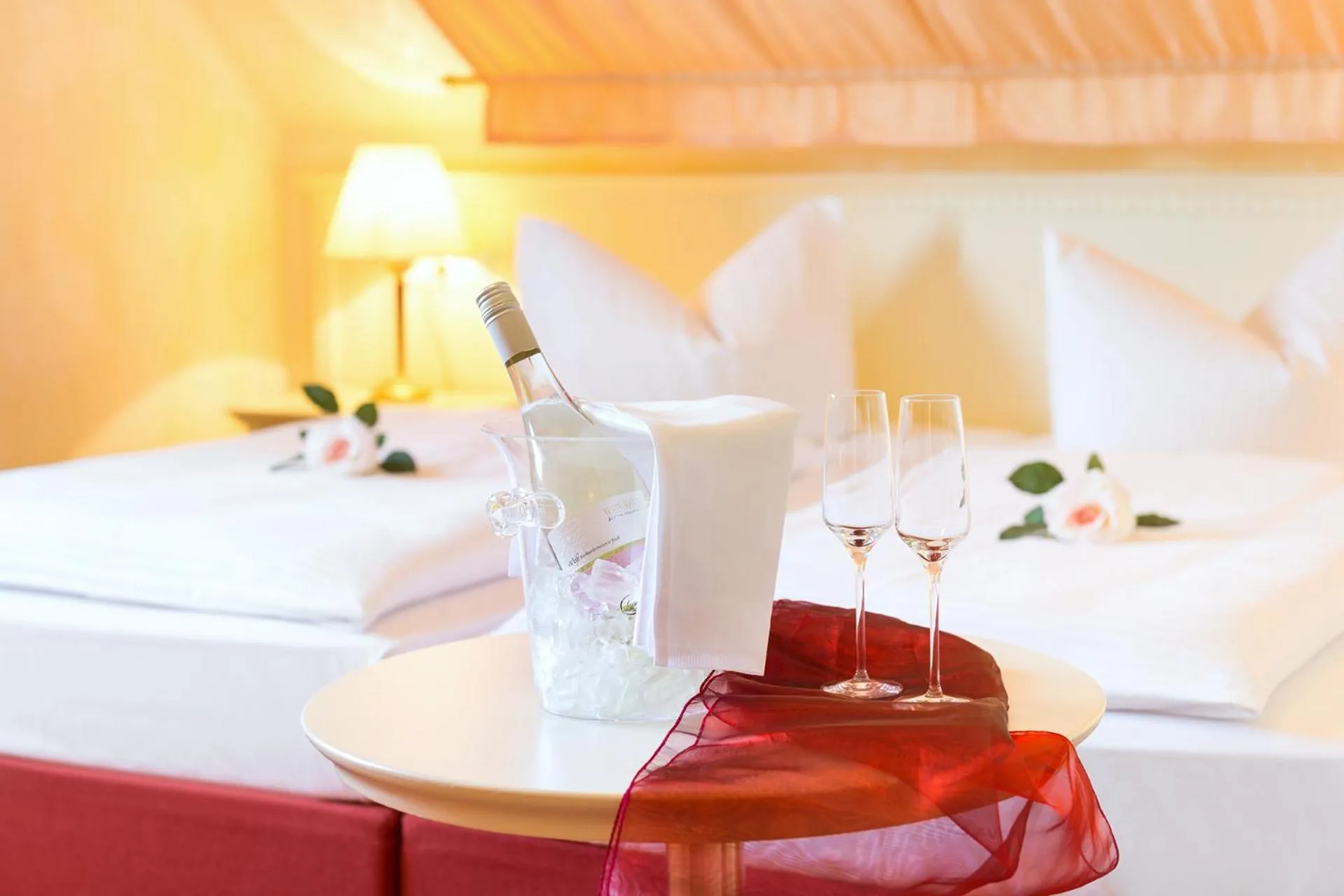 Shower, Bed in Hotel Landgasthof Hofmeier